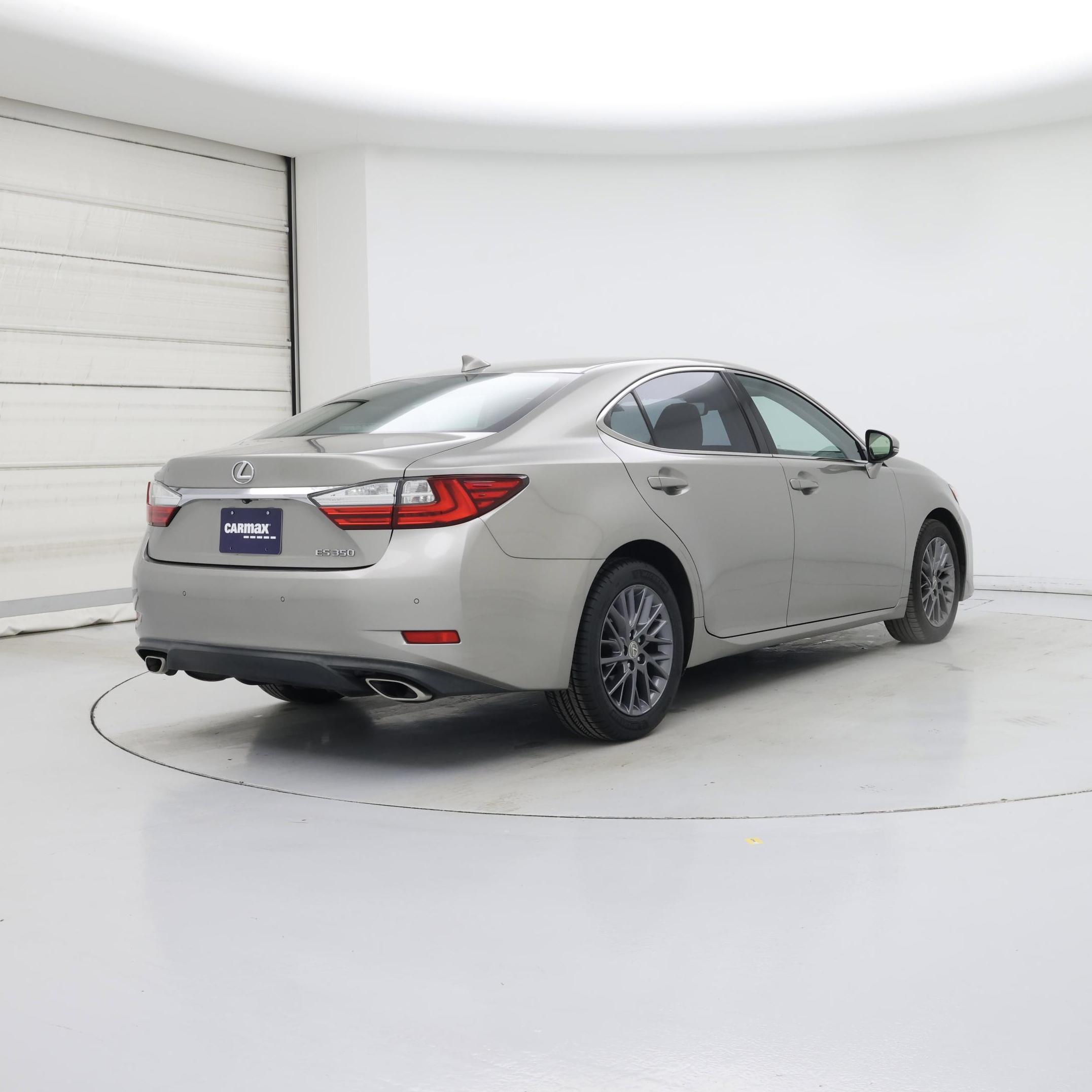 Thumbnail: 2018 Lexus ES - 8