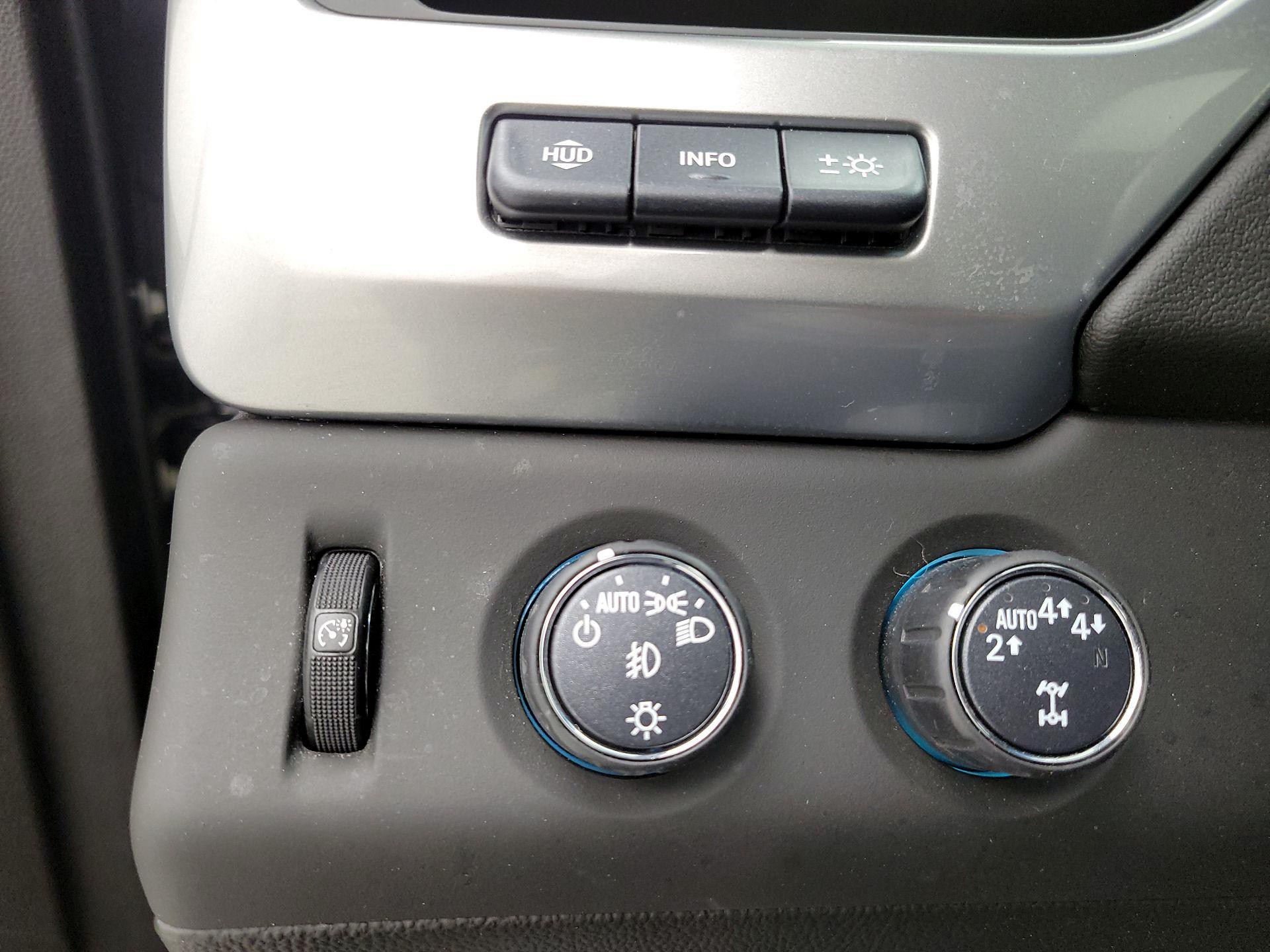 Thumbnail: 2019 Chevrolet Tahoe - 13