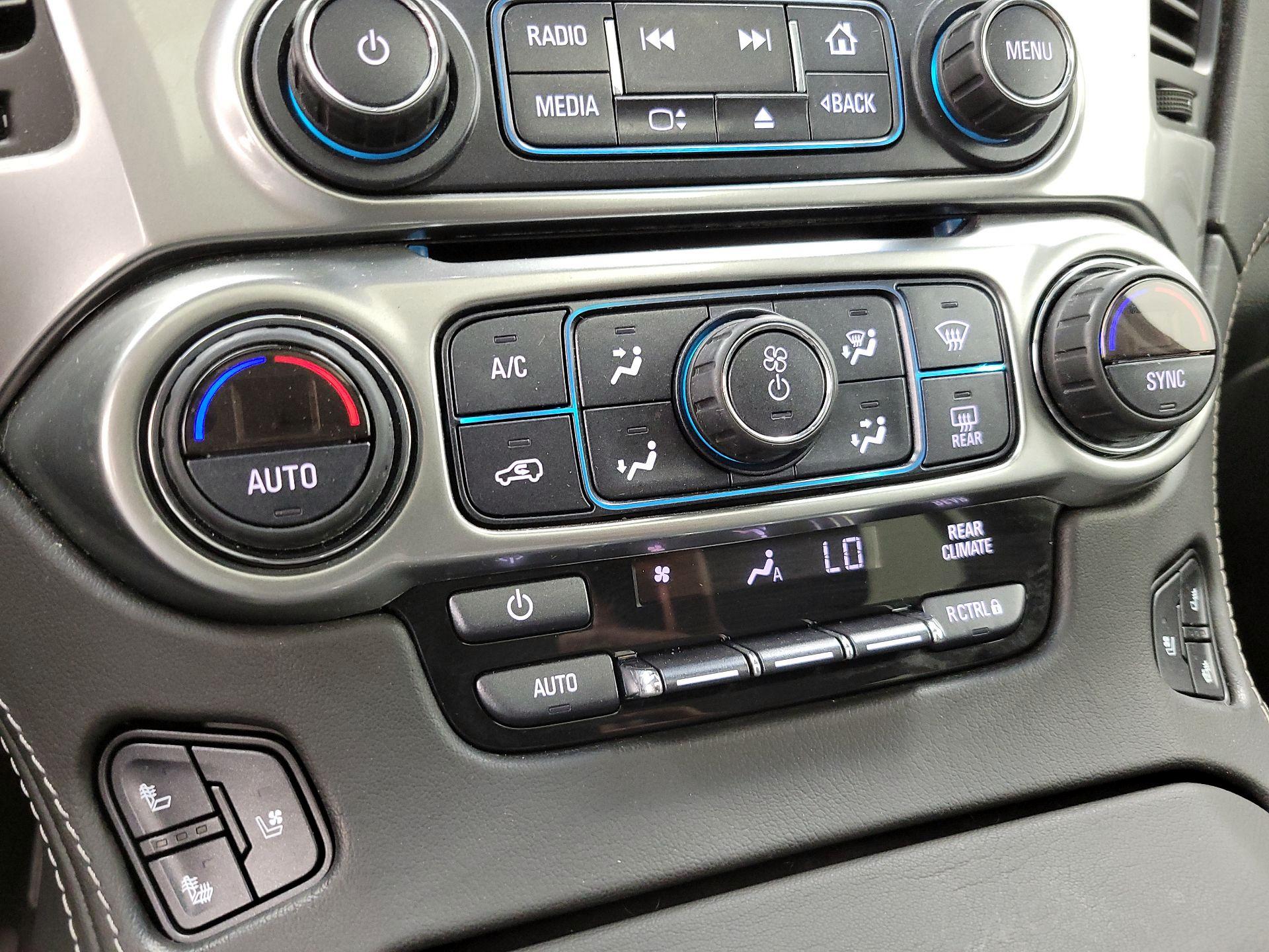 Thumbnail: 2019 Chevrolet Tahoe - 17