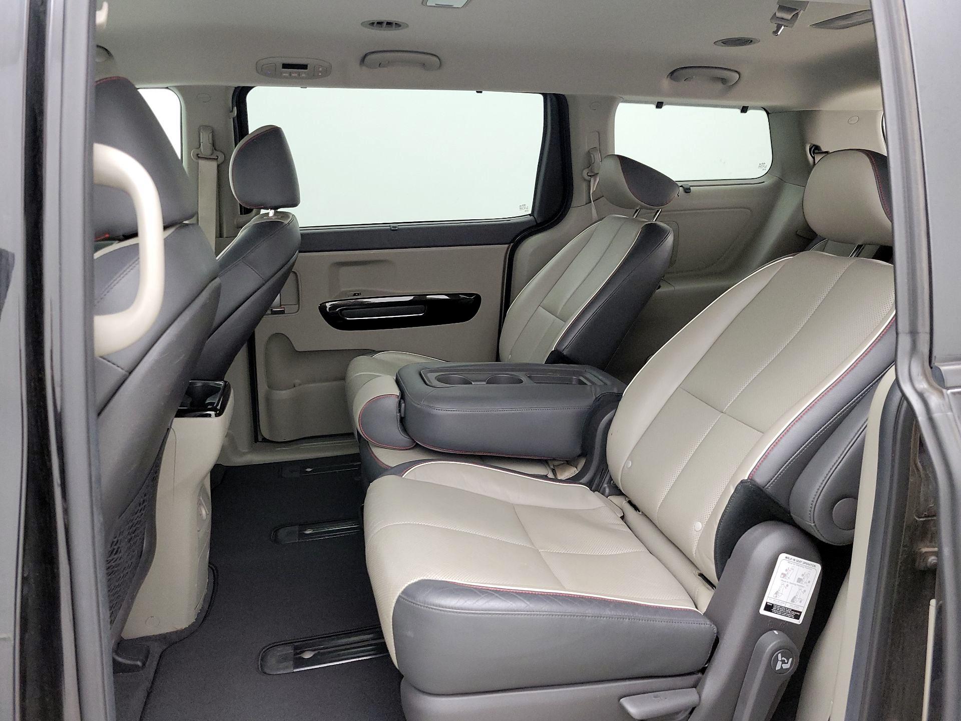 Thumbnail: 2016 Kia Sedona - 10