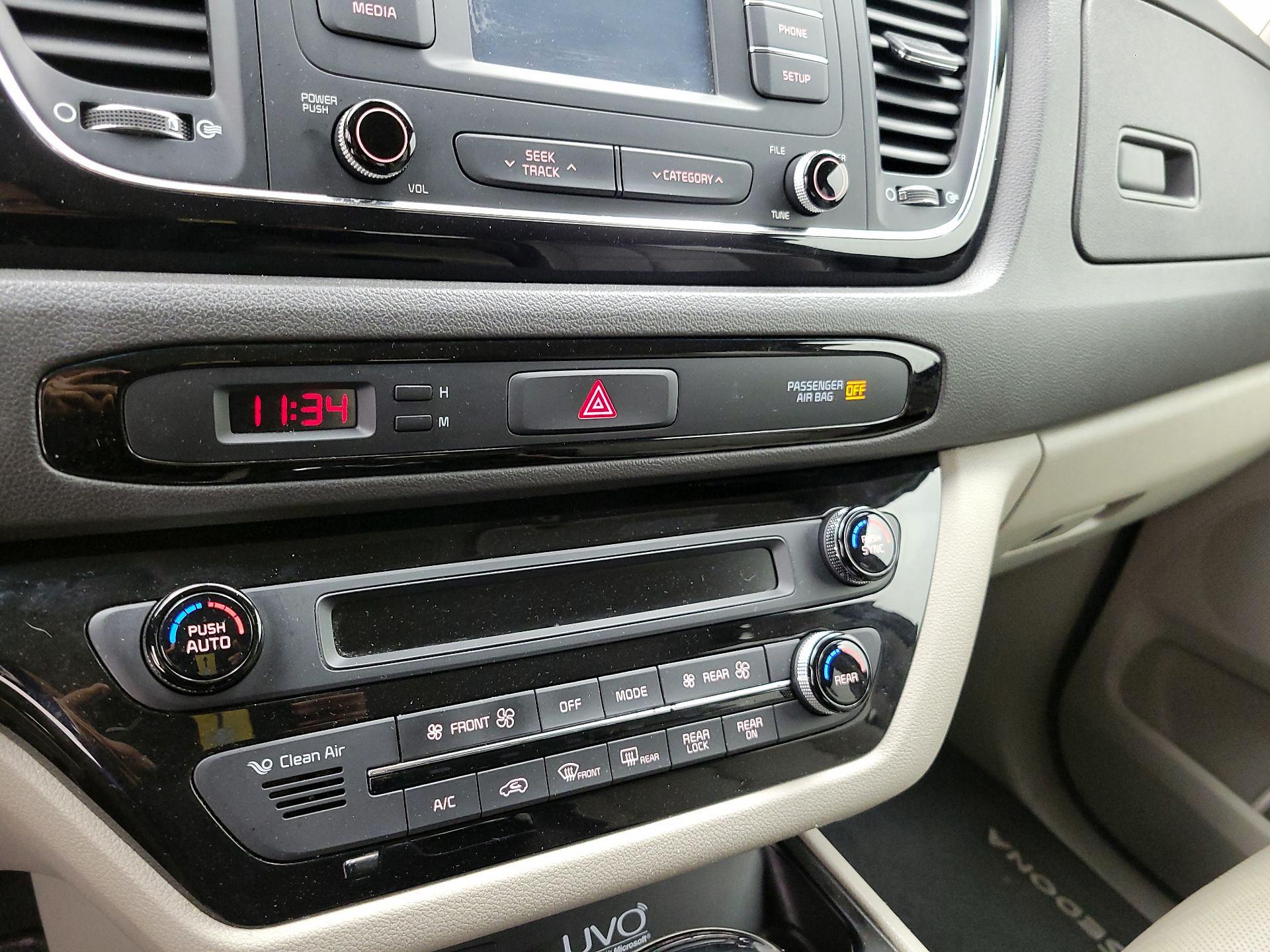 Thumbnail: 2016 Kia Sedona - 16