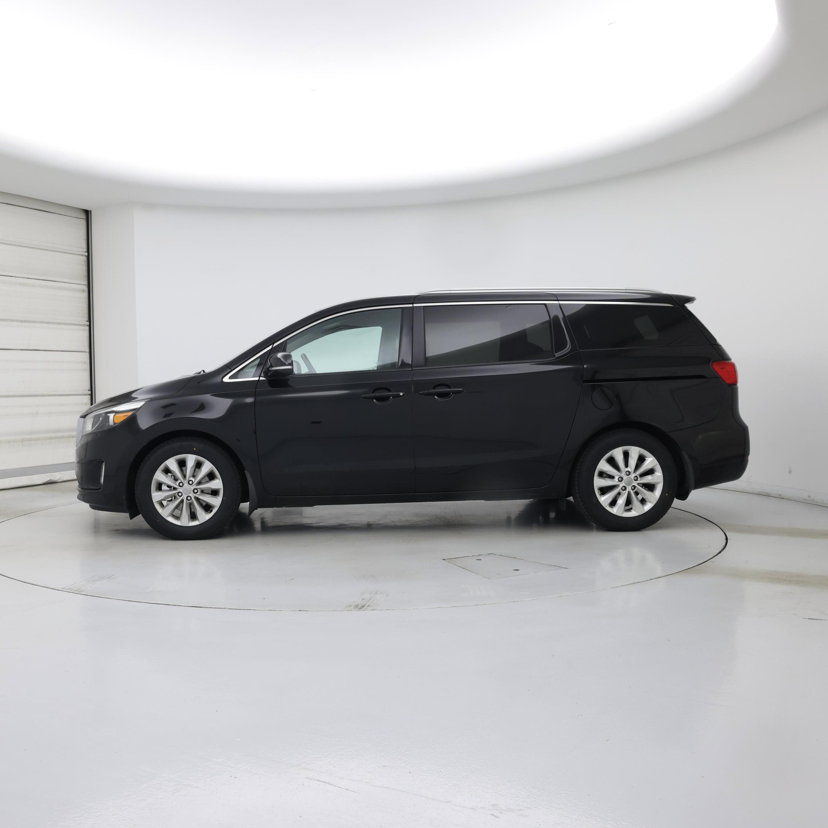 Thumbnail: 2016 Kia Sedona - 3