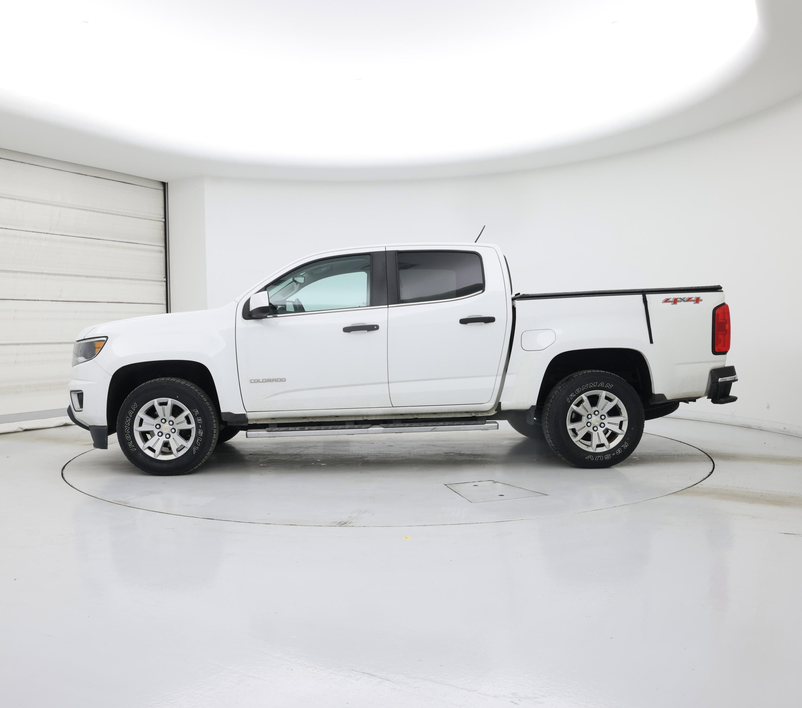 Thumbnail: 2017 Chevrolet Colorado - 3