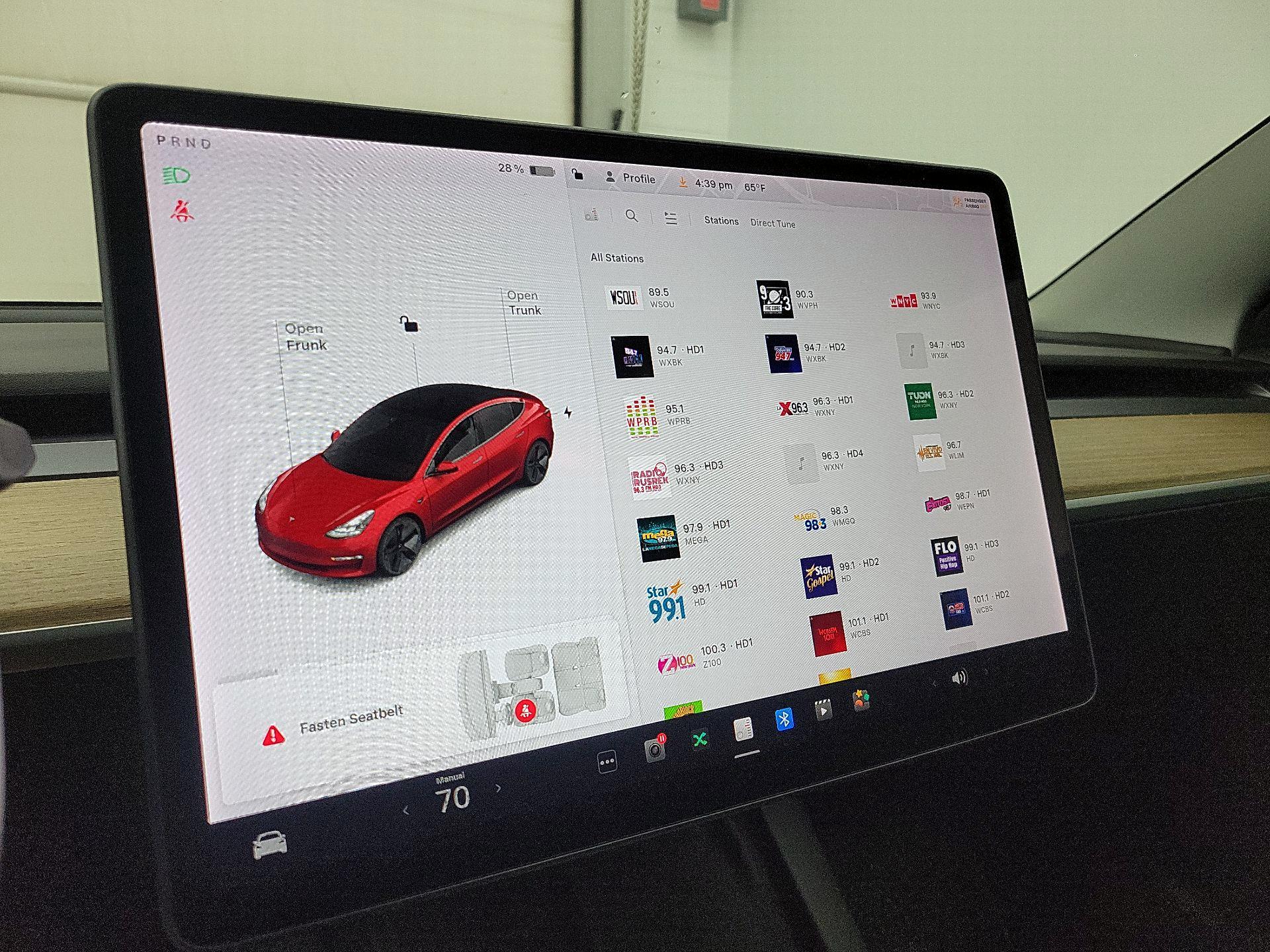 Thumbnail: 2021 Tesla Model 3 - 15