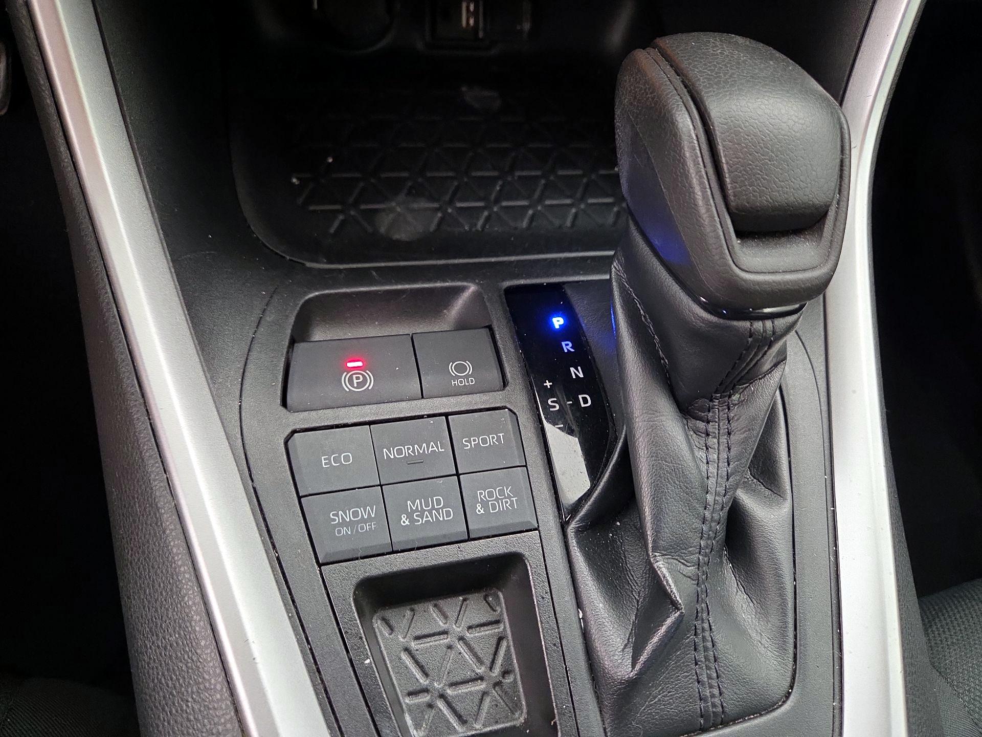 Thumbnail: 2019 Toyota RAV4 - 16