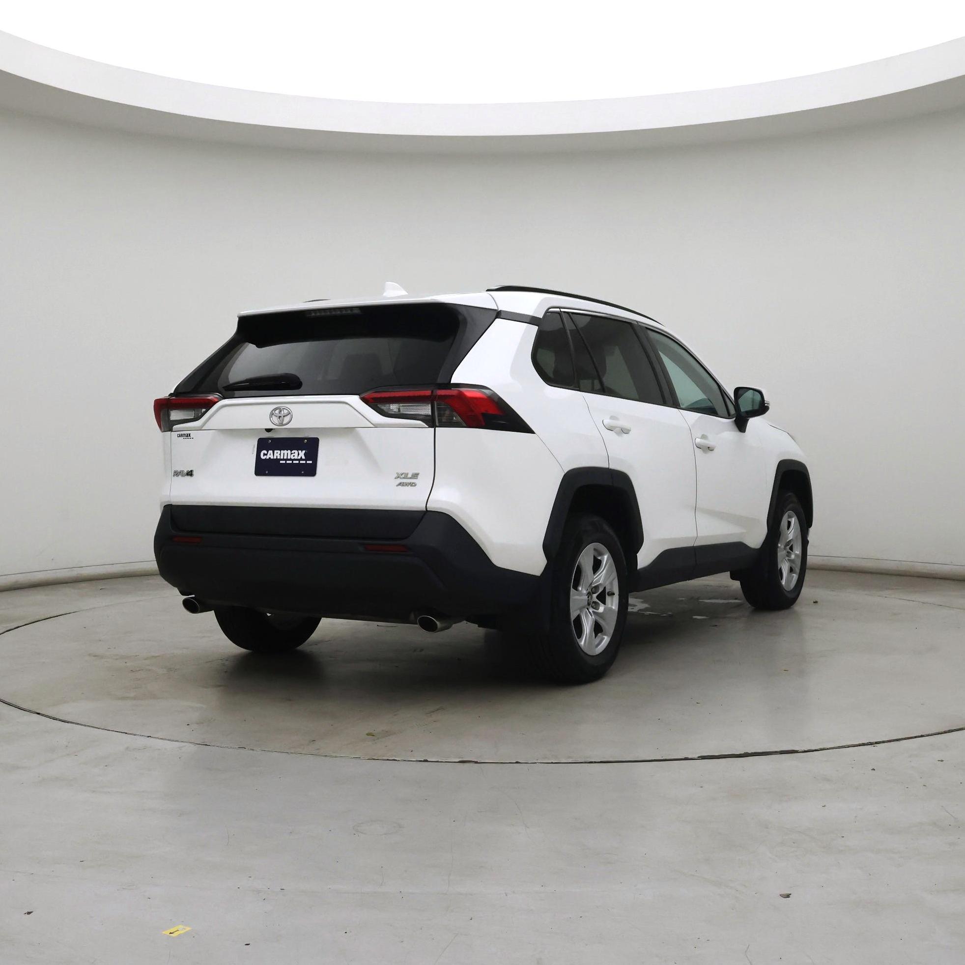 Thumbnail: 2019 Toyota RAV4 - 8