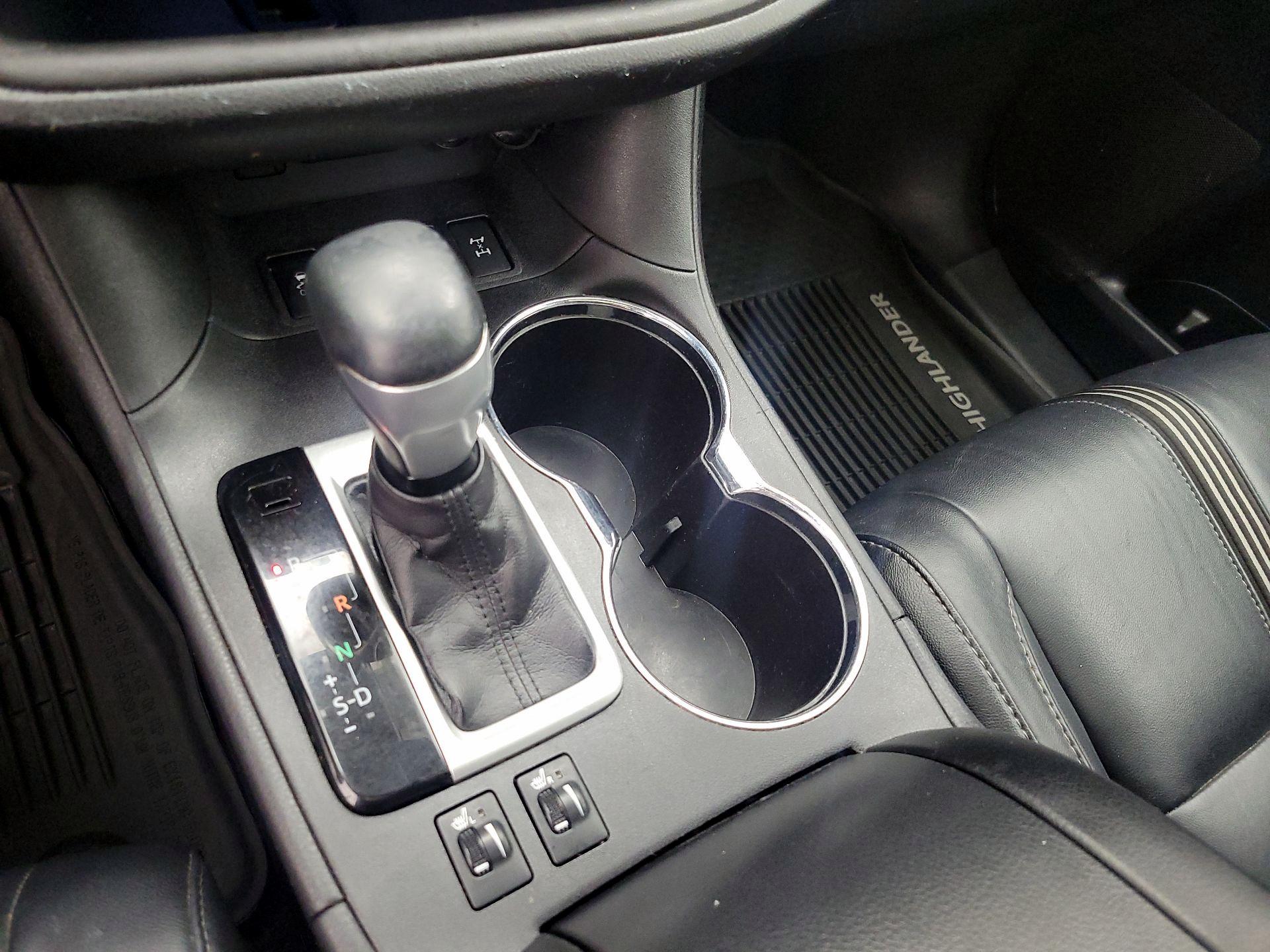 Thumbnail: 2017 Toyota Highlander - 17