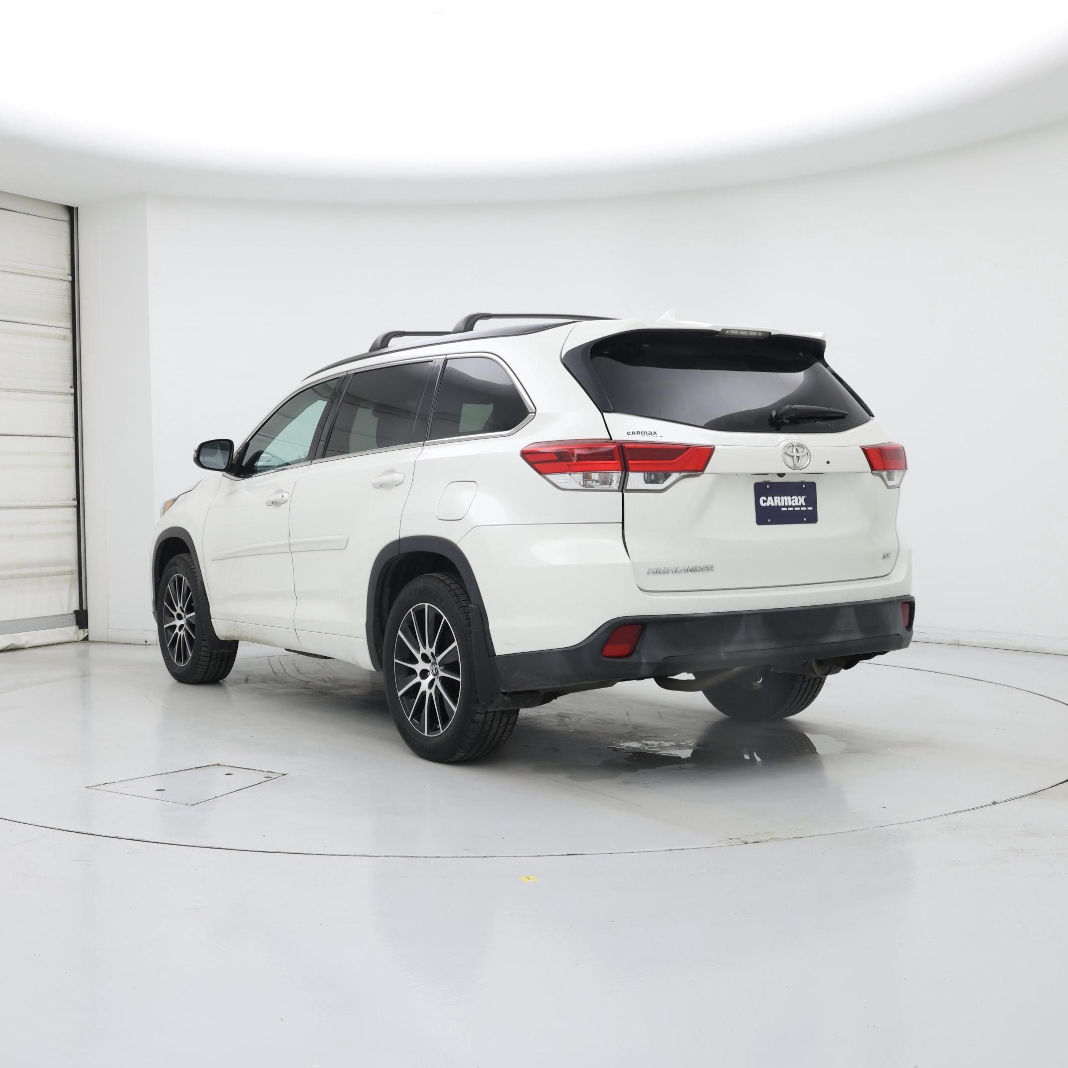 Thumbnail: 2017 Toyota Highlander - 2