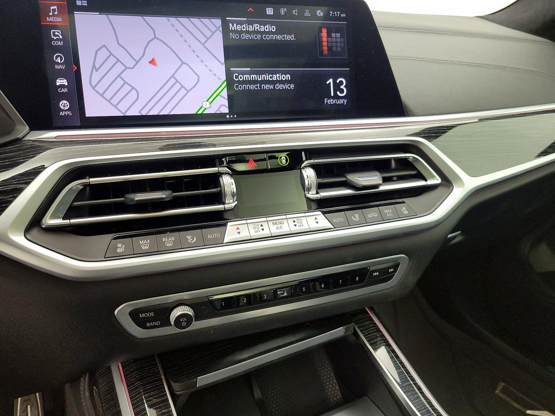 Thumbnail: 2022 BMW X7 - 16