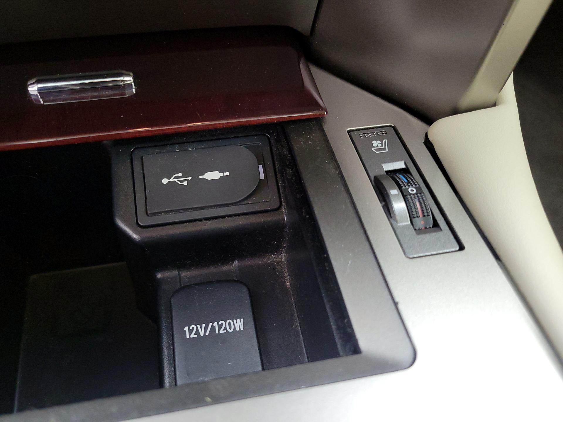 Thumbnail: 2019 Lexus GX - 19