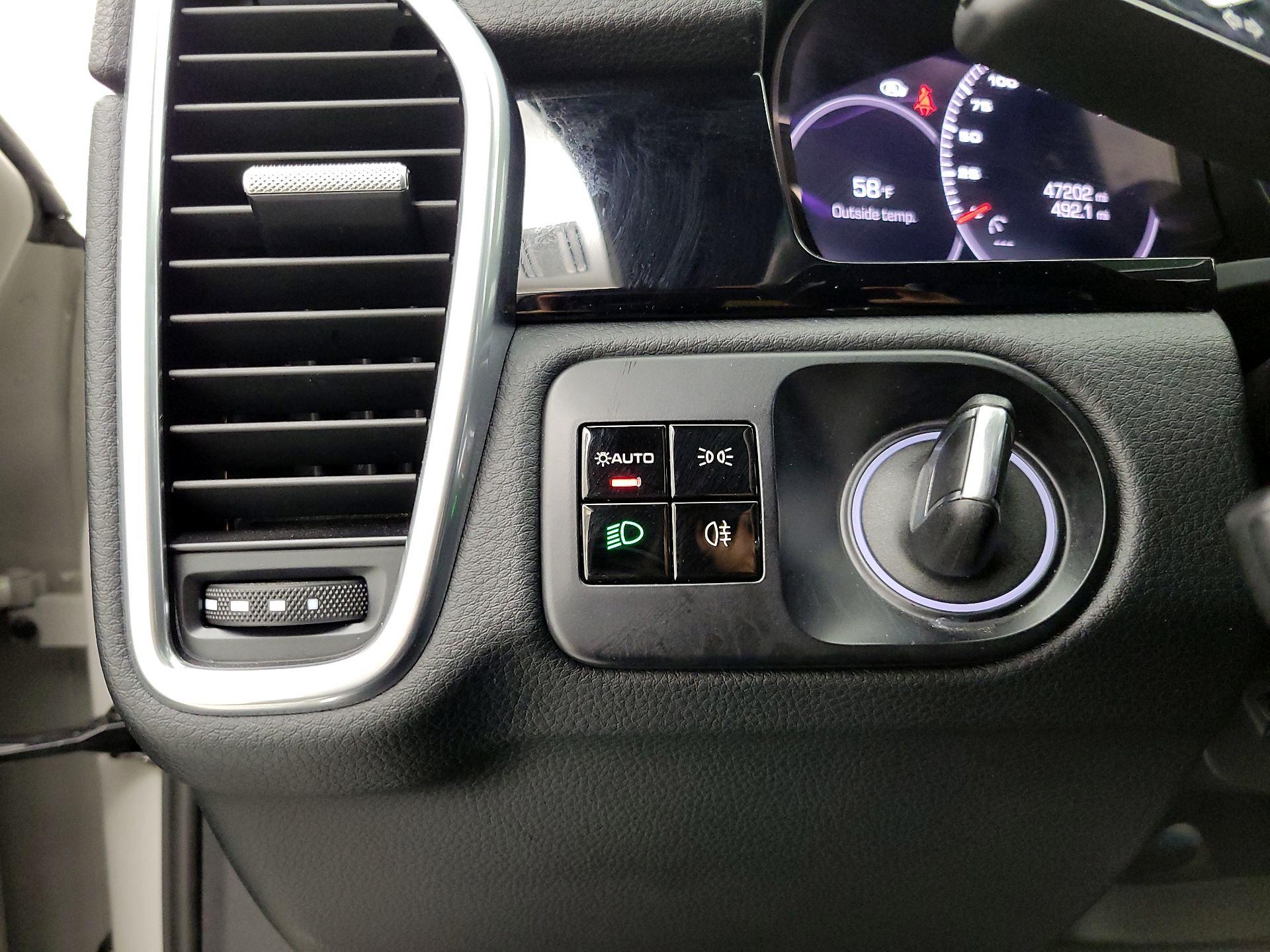 Thumbnail: 2020 Porsche Cayenne - 13