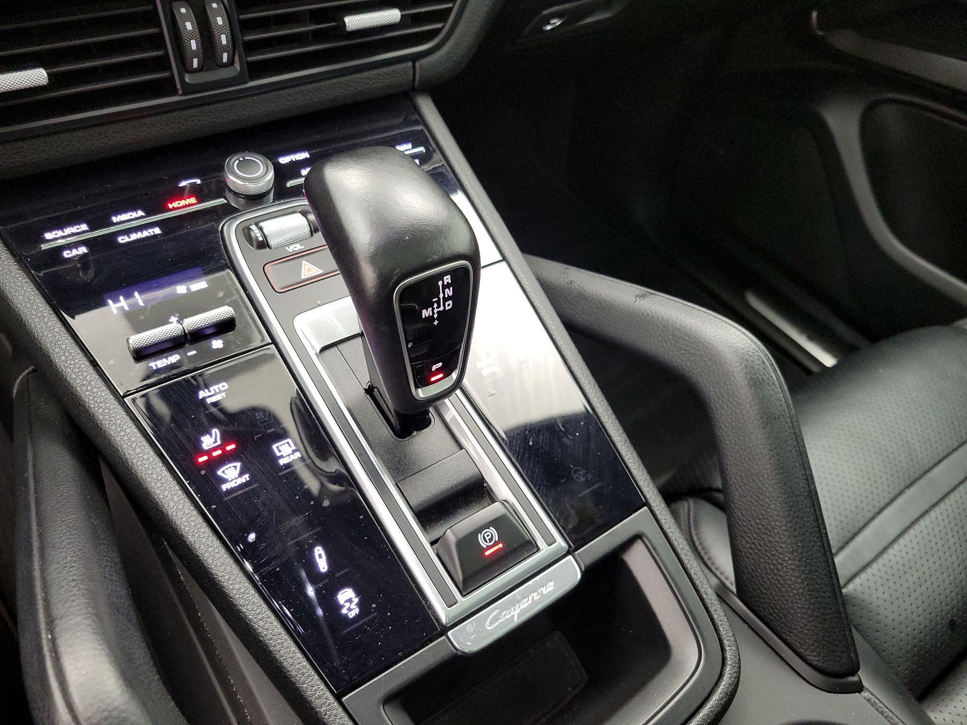 Thumbnail: 2020 Porsche Cayenne - 17