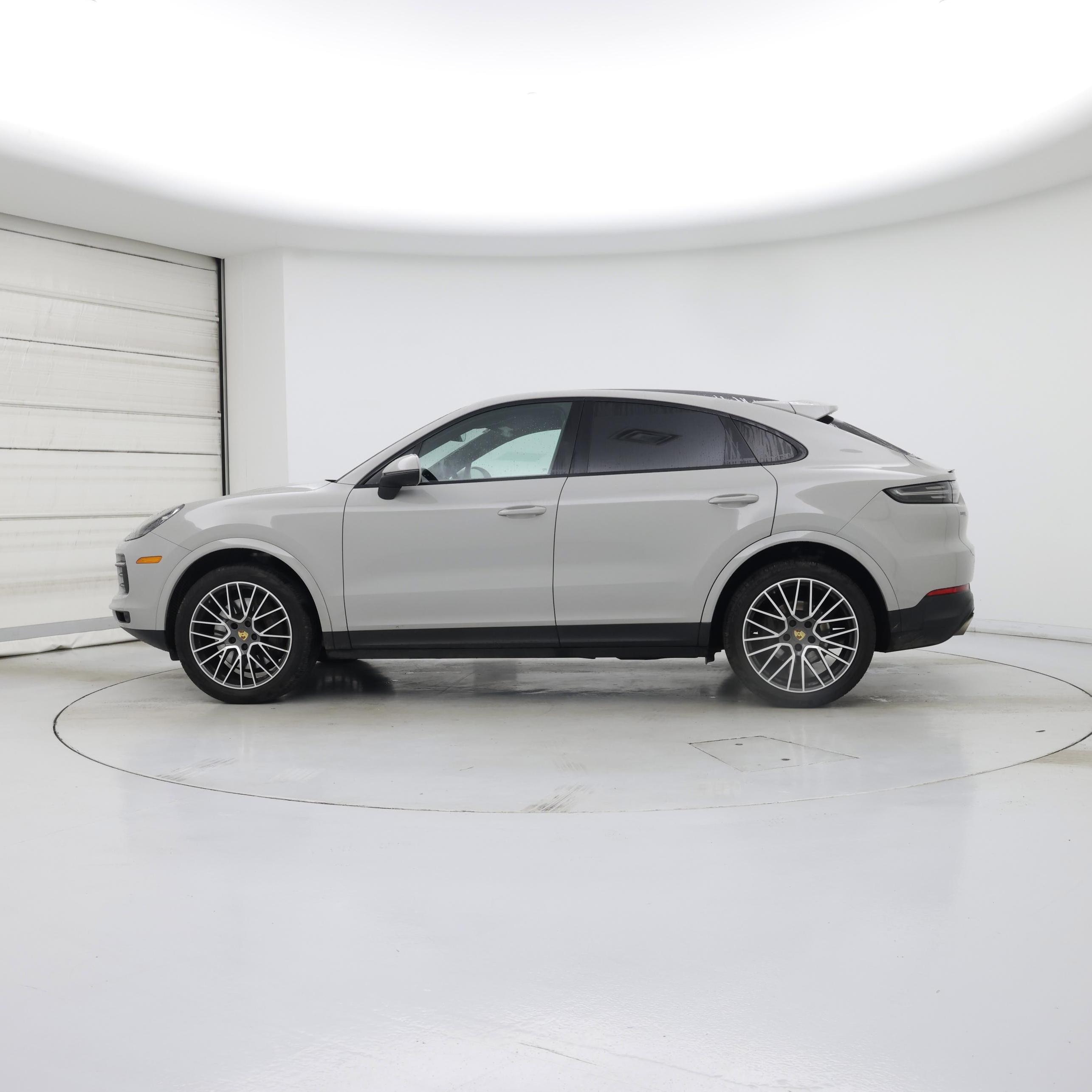 Thumbnail: 2020 Porsche Cayenne - 3