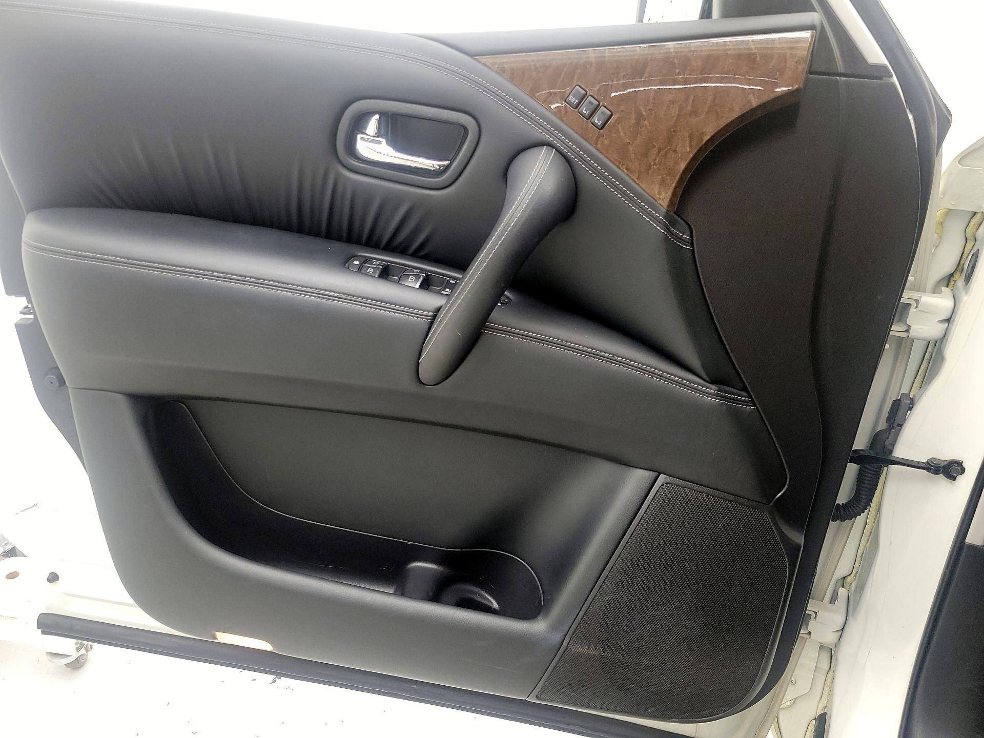 Thumbnail: 2017 INFINITI QX80 - 12