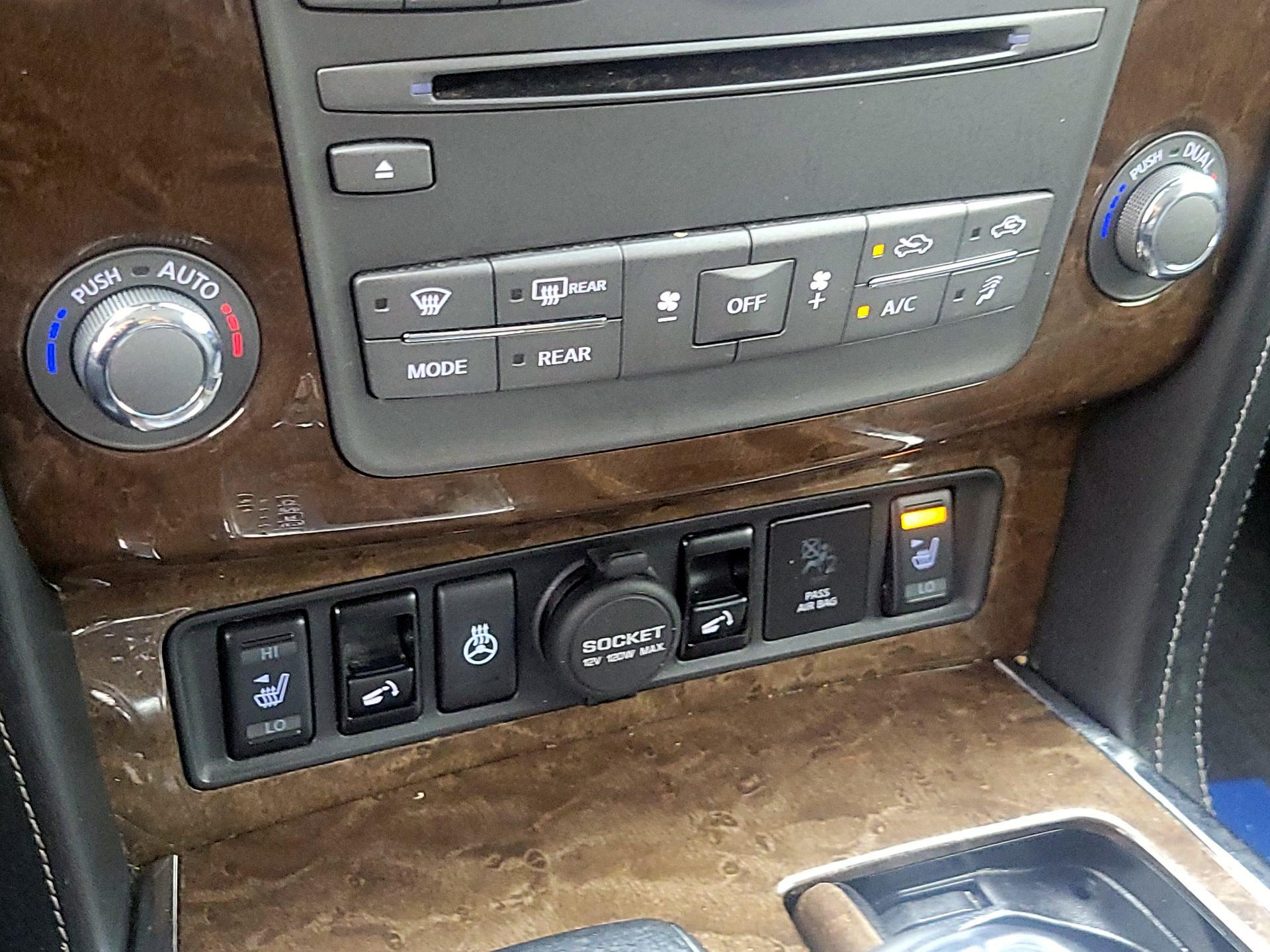 Thumbnail: 2017 INFINITI QX80 - 17