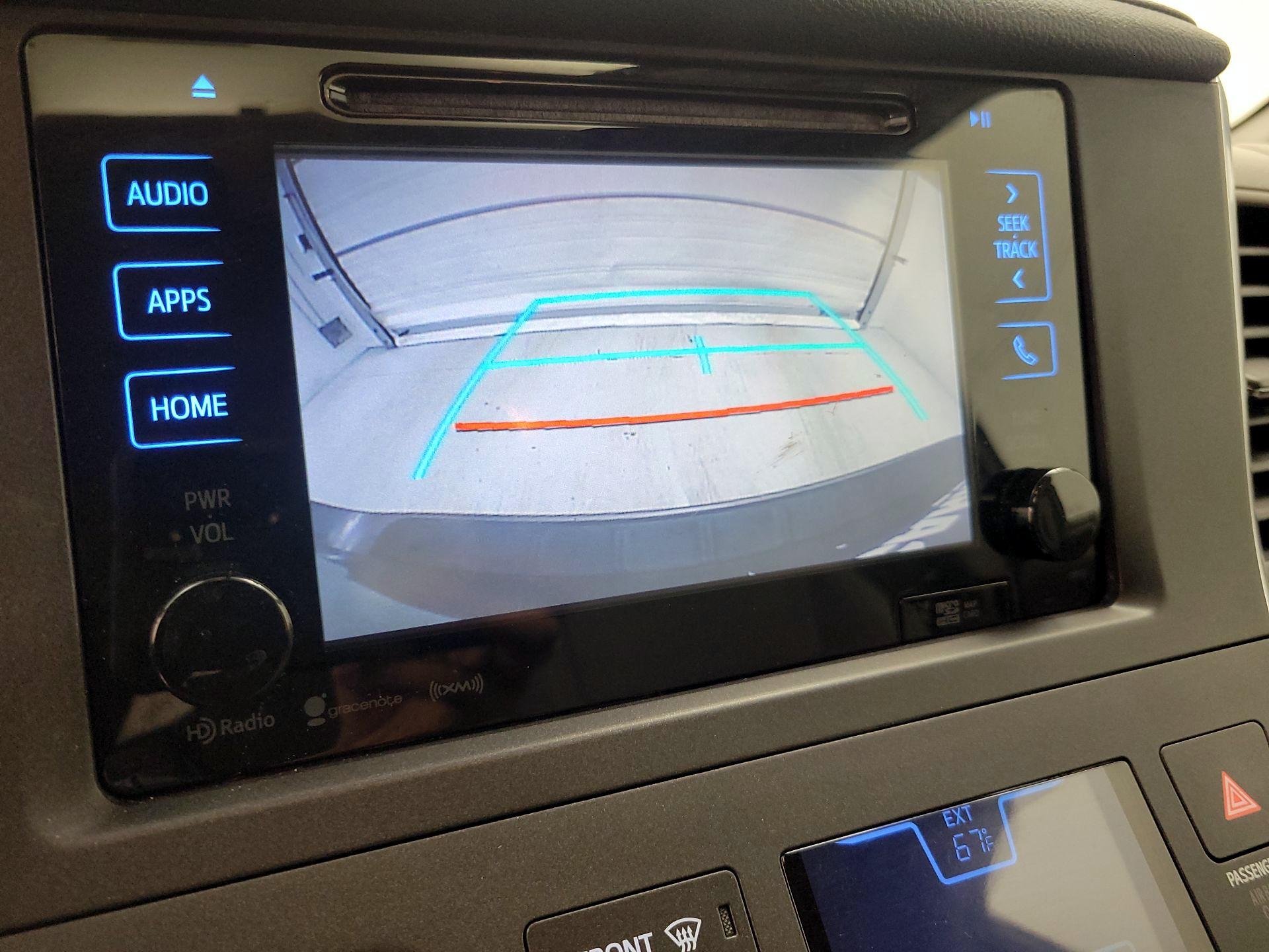 Thumbnail: 2017 Toyota Sienna - 14