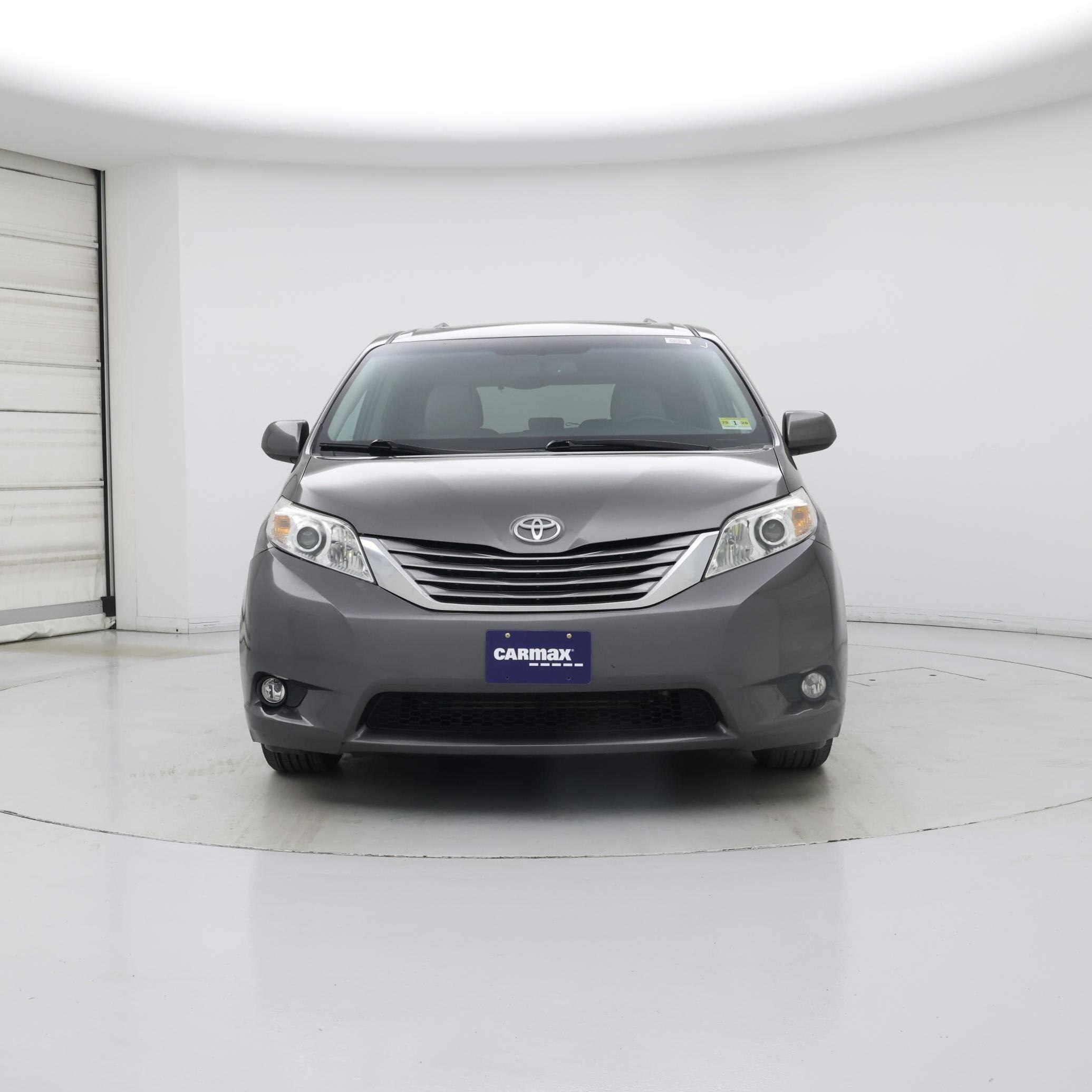 Thumbnail: 2017 Toyota Sienna - 5