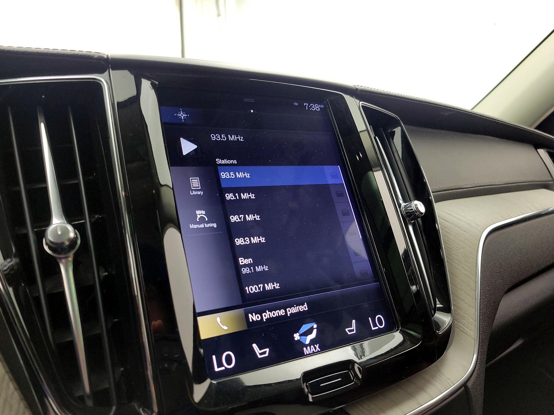 Thumbnail: 2018 Volvo XC60 - 14