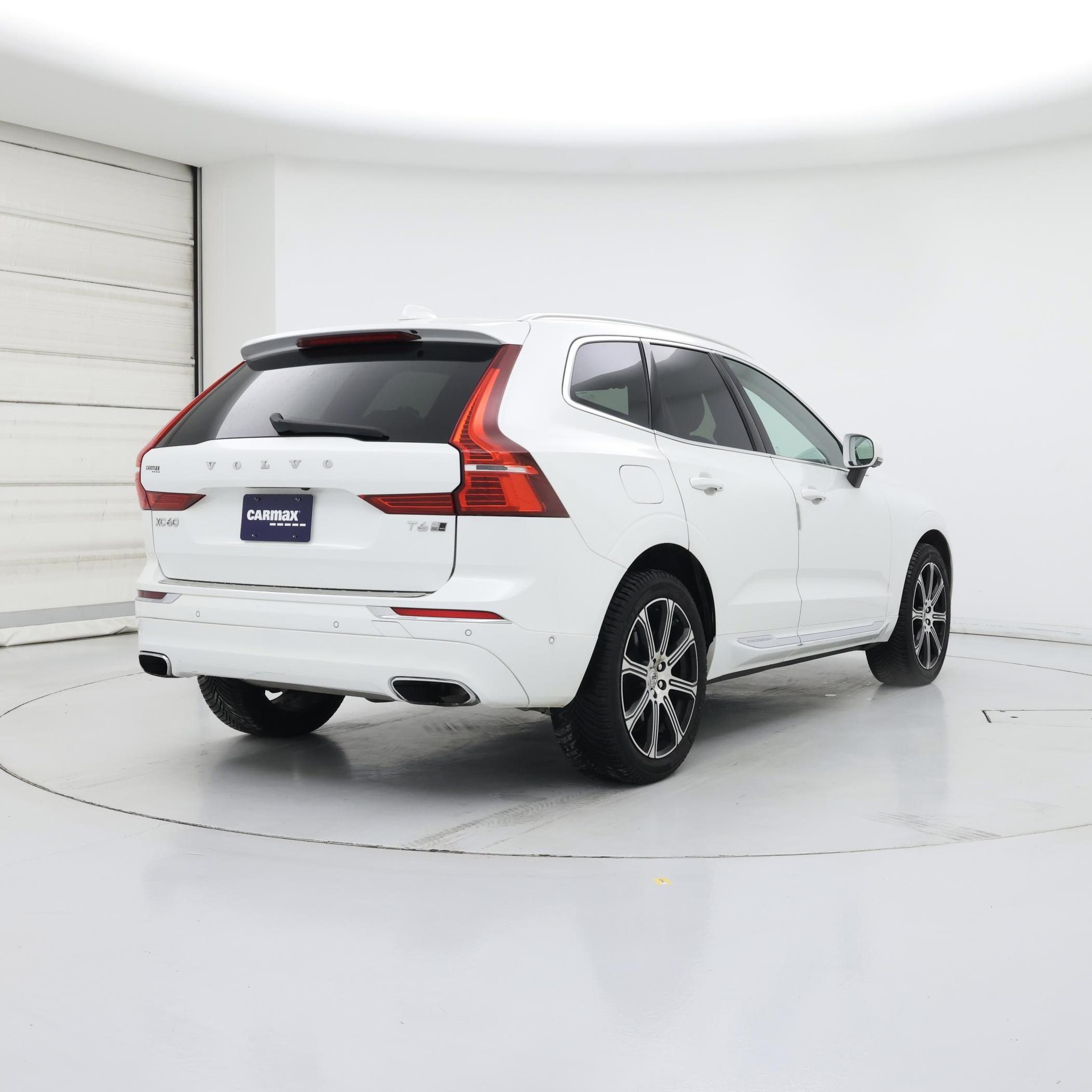 Thumbnail: 2018 Volvo XC60 - 8