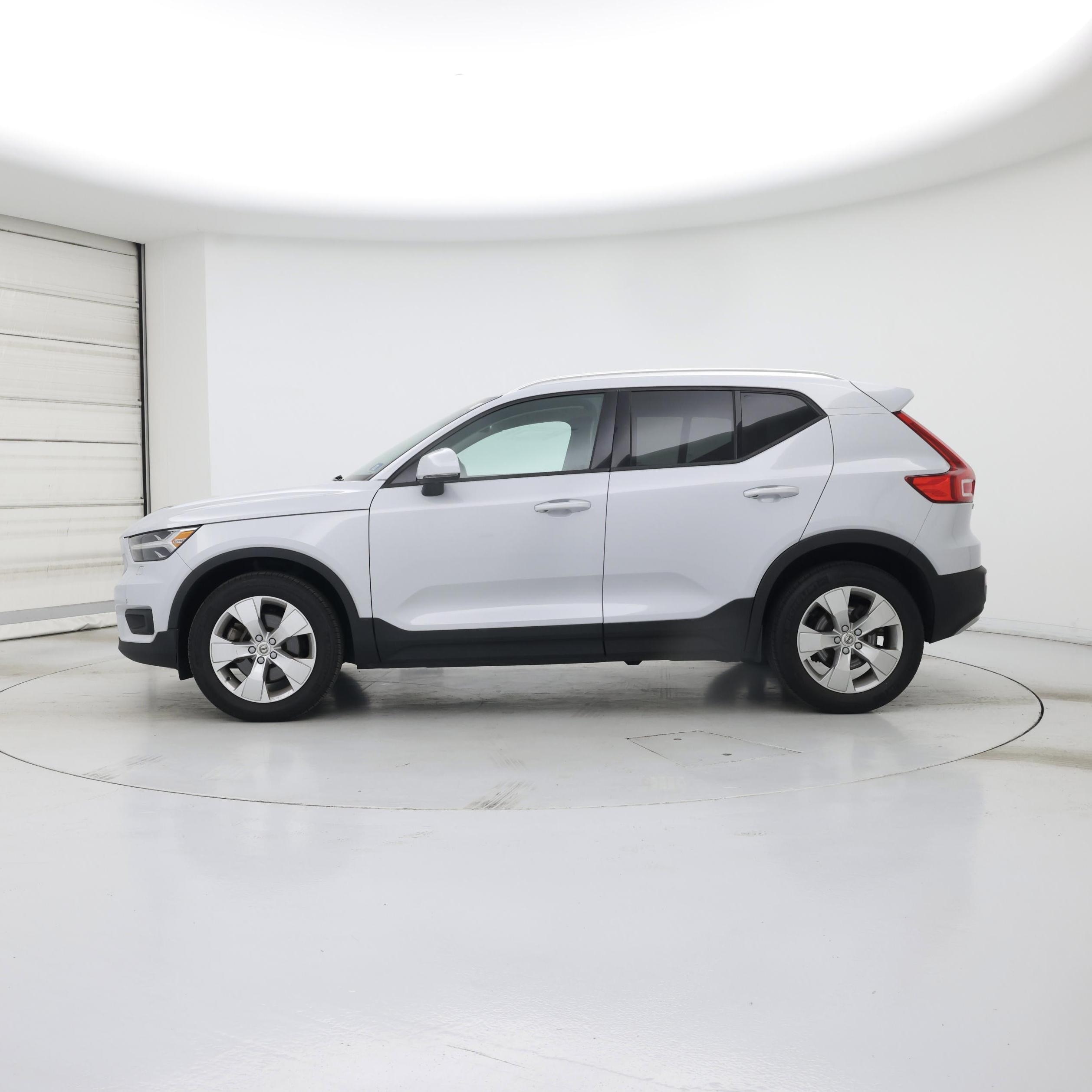Thumbnail: 2020 Volvo XC40 - 3