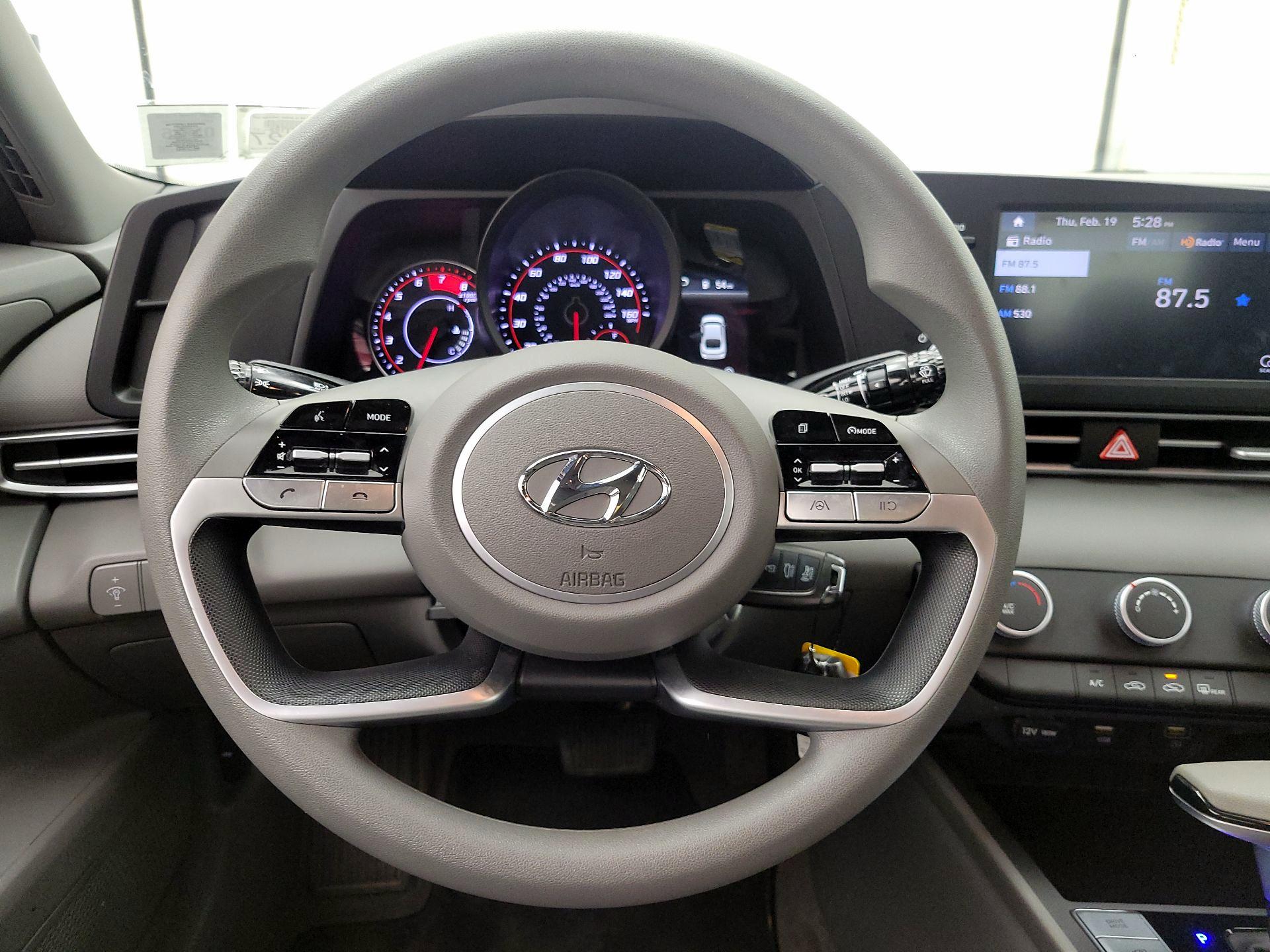 Thumbnail: 2023 Hyundai Elantra - 10