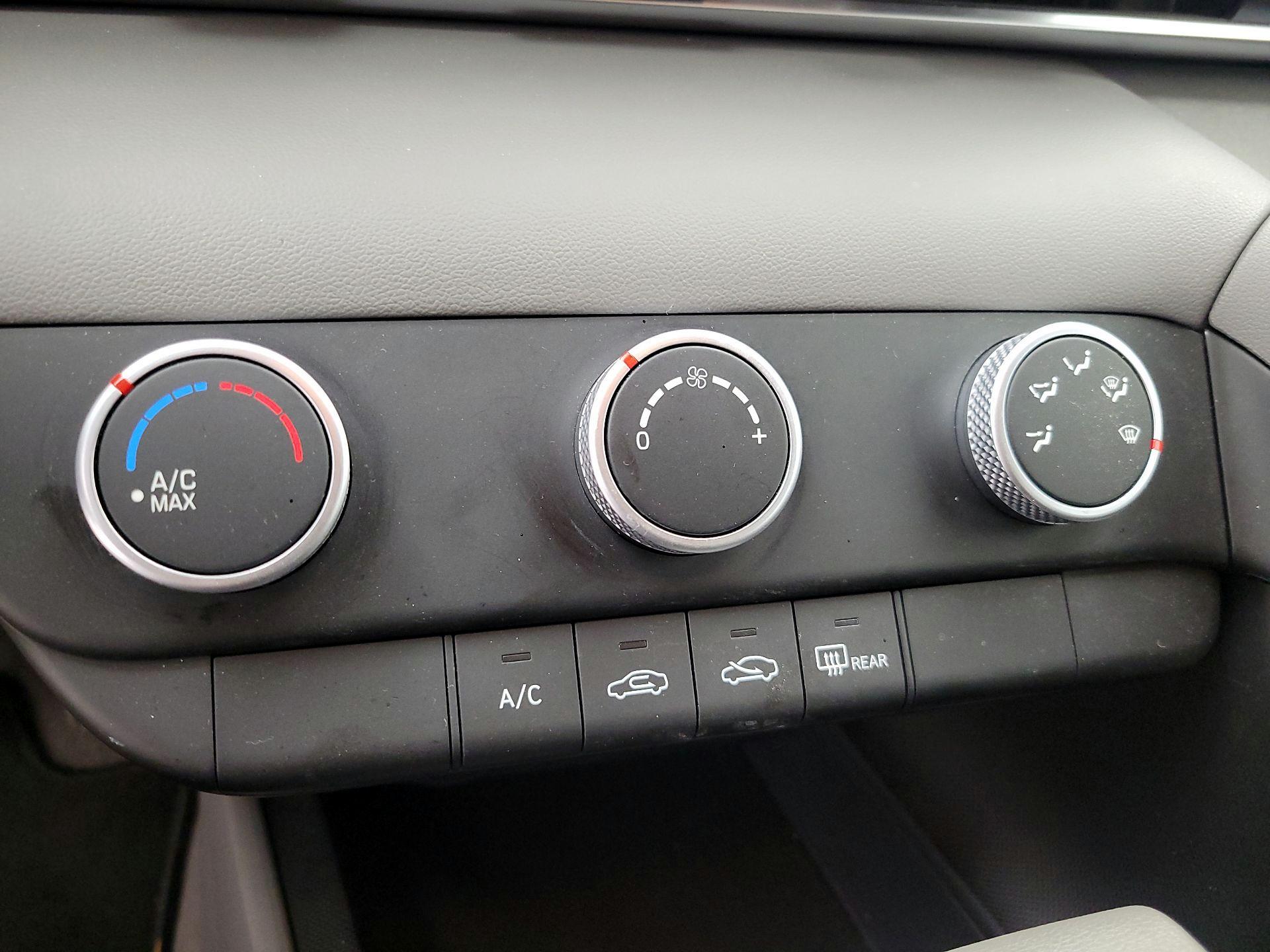 Thumbnail: 2023 Hyundai Elantra - 16