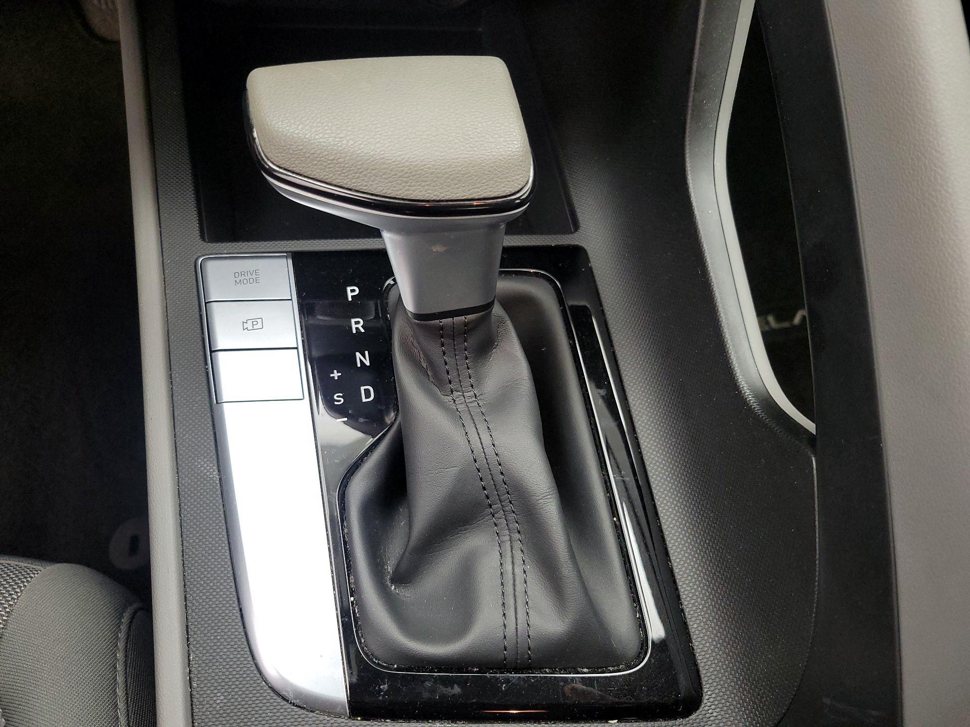 Thumbnail: 2023 Hyundai Elantra - 17