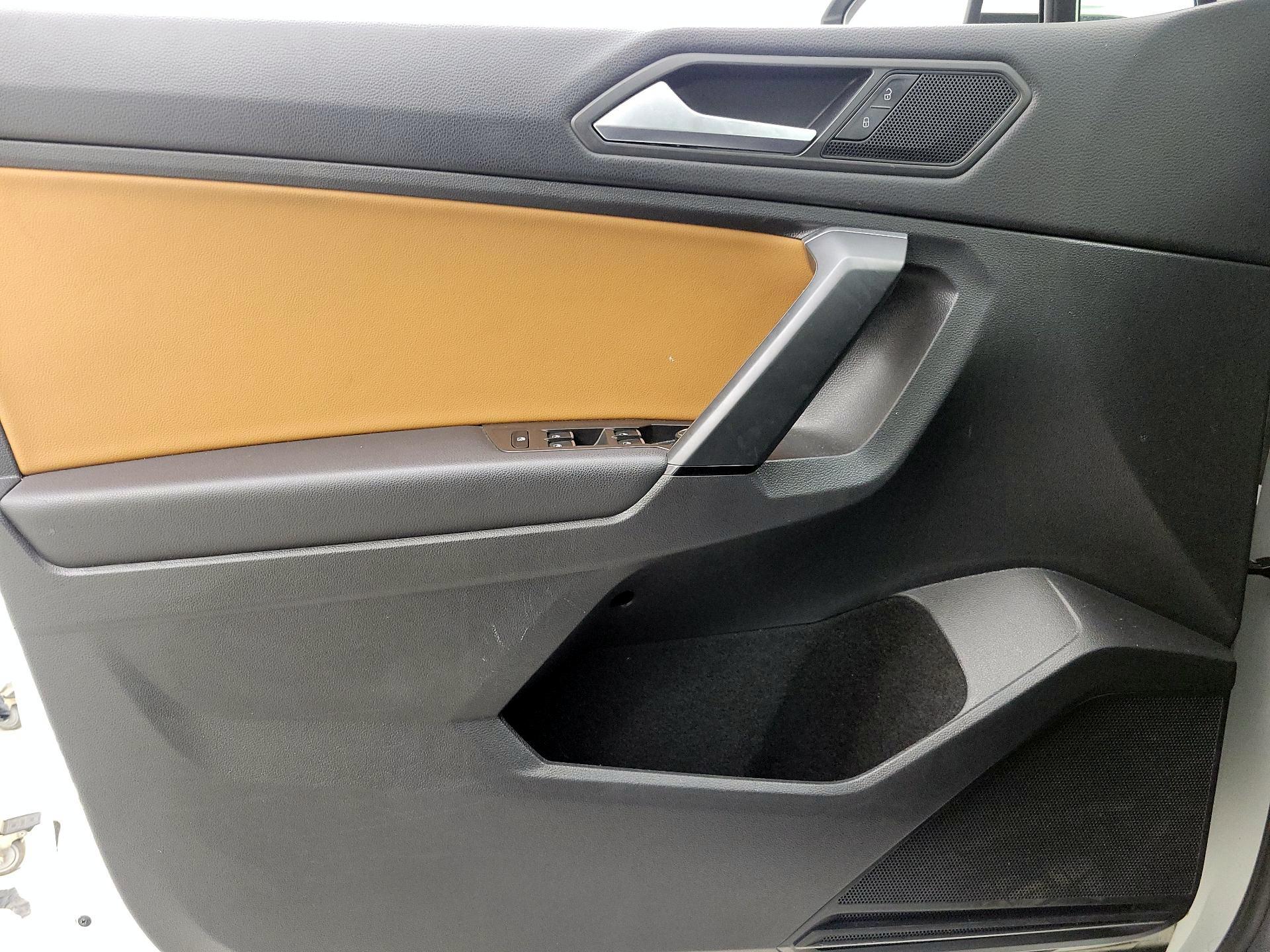 Thumbnail: 2019 Volkswagen Tiguan - 12