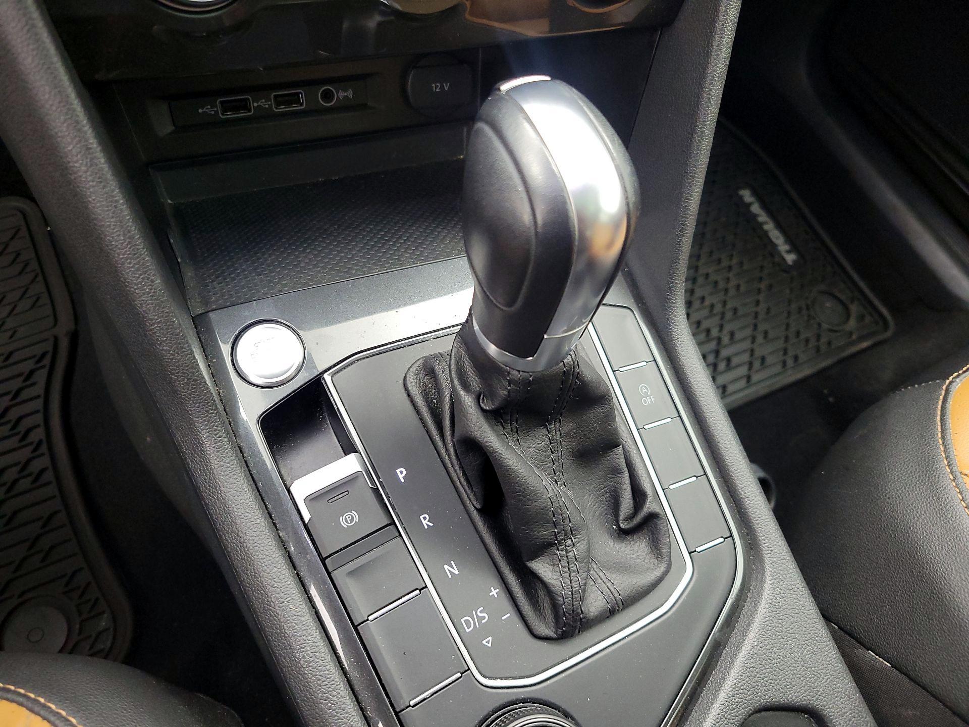 Thumbnail: 2019 Volkswagen Tiguan - 17