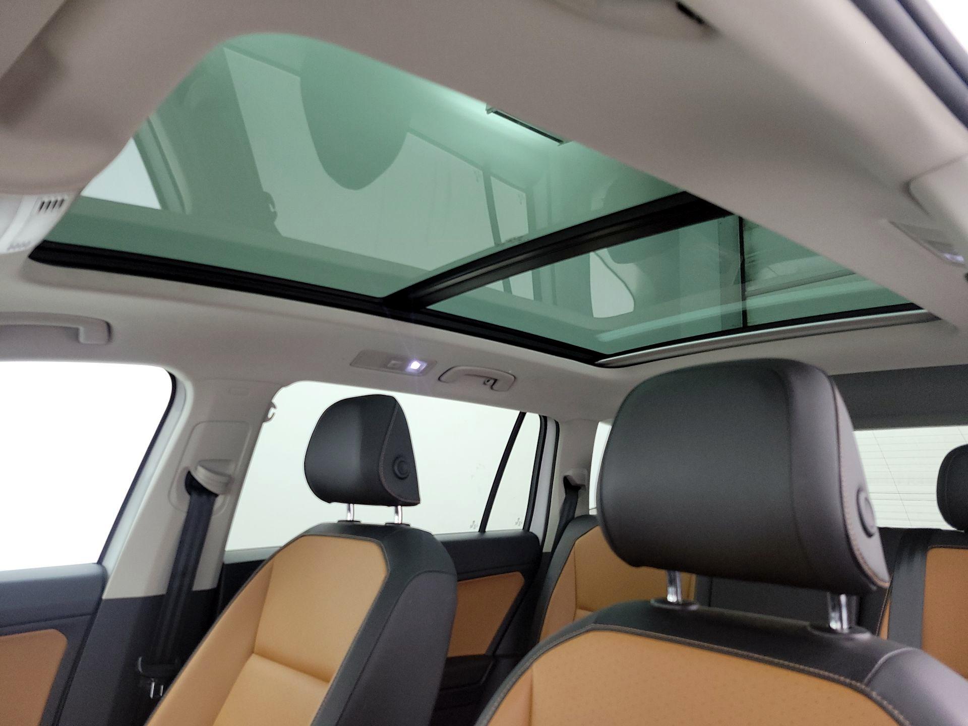 Thumbnail: 2019 Volkswagen Tiguan - 19