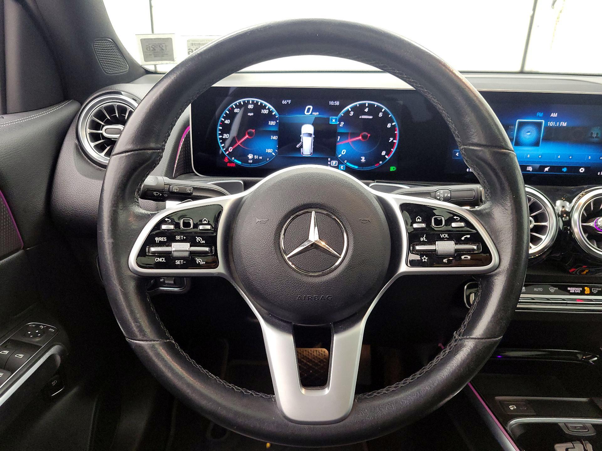 Thumbnail: 2021 Mercedes-Benz GLB - 10