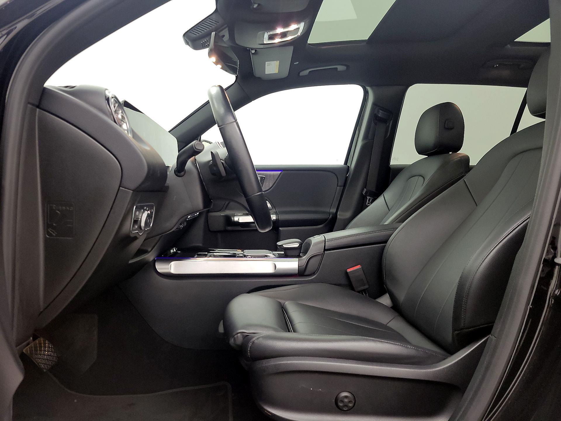 Thumbnail: 2021 Mercedes-Benz GLB - 11