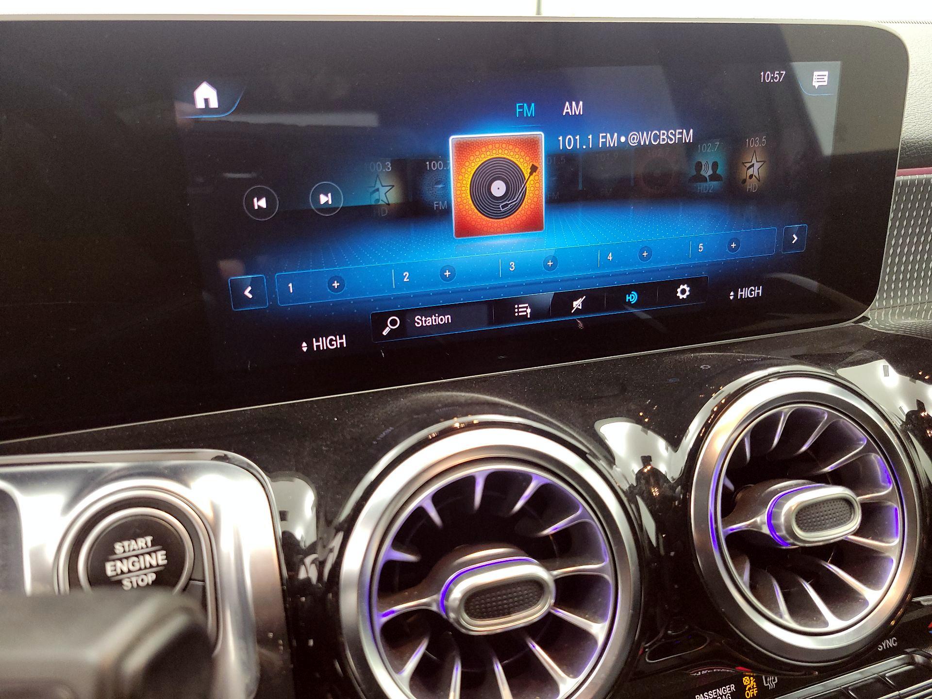 Thumbnail: 2021 Mercedes-Benz GLB - 15