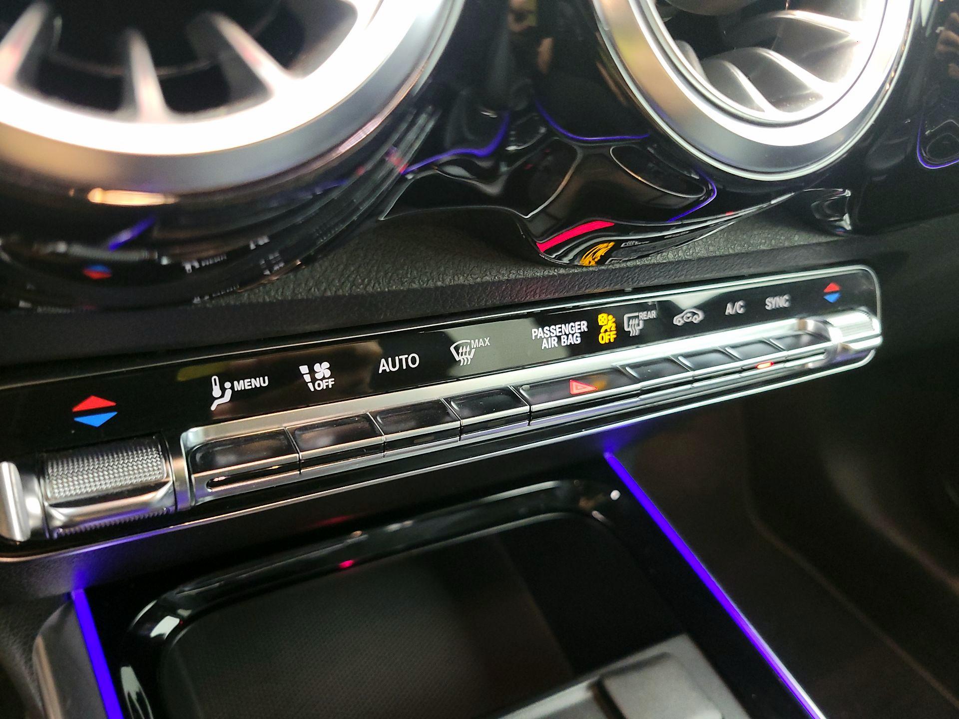 Thumbnail: 2021 Mercedes-Benz GLB - 16