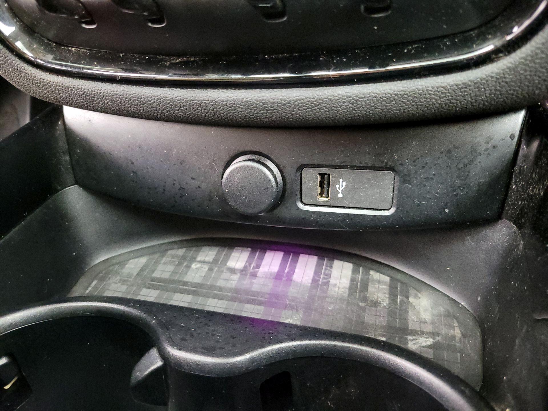 Thumbnail: 2019 MINI Cooper Clubman - 18