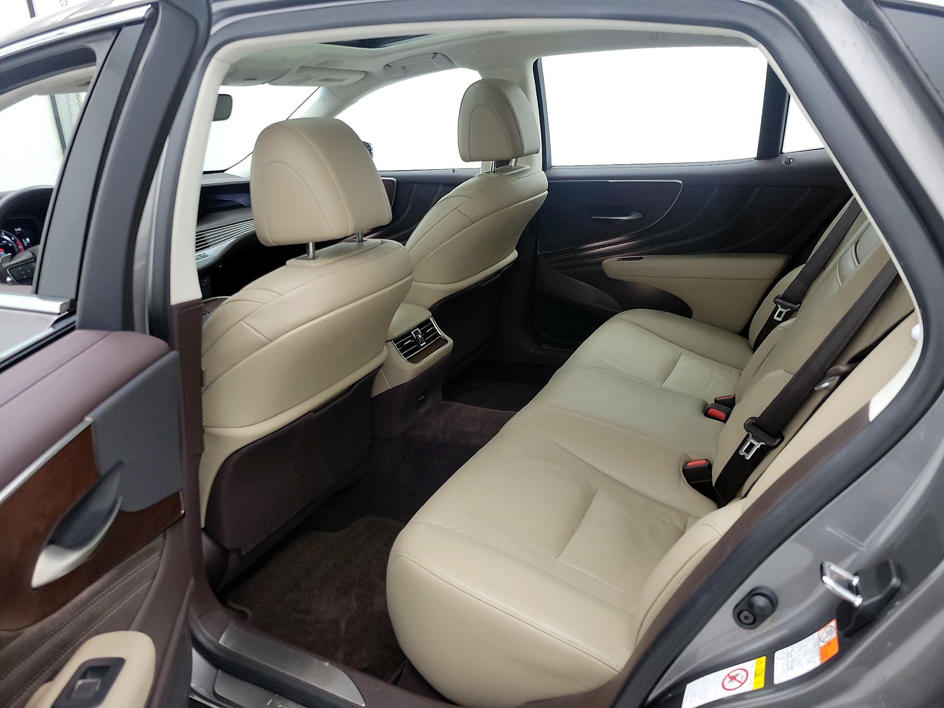 Thumbnail: 2018 Lexus LS - 19