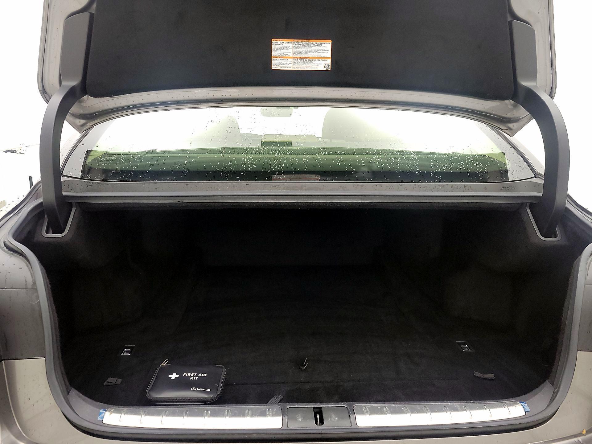 Thumbnail: 2018 Lexus LS - 20