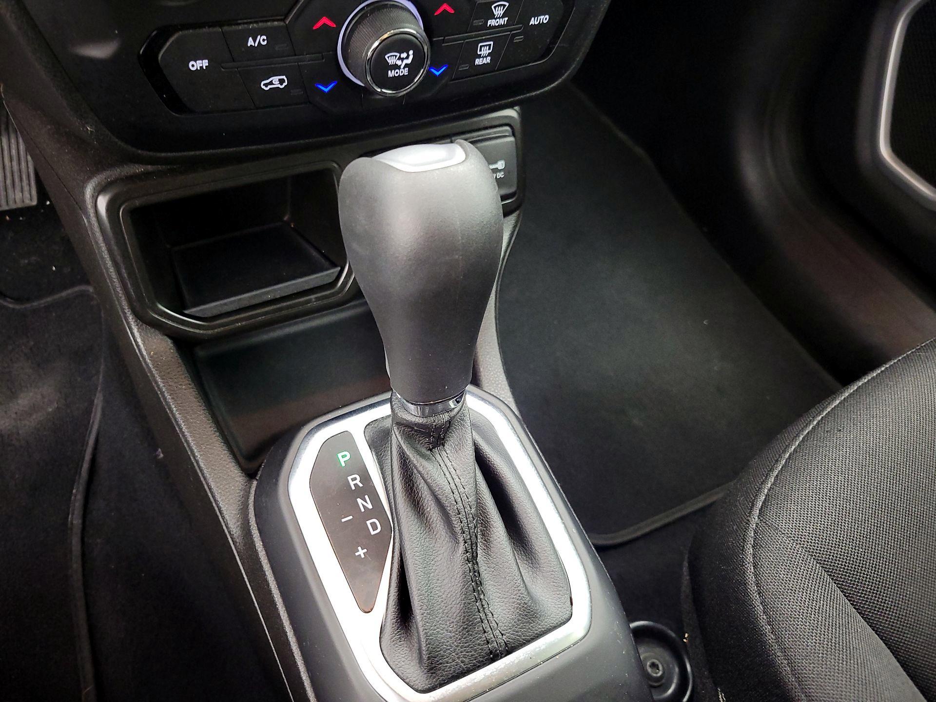 Thumbnail: 2021 Jeep Renegade - 17