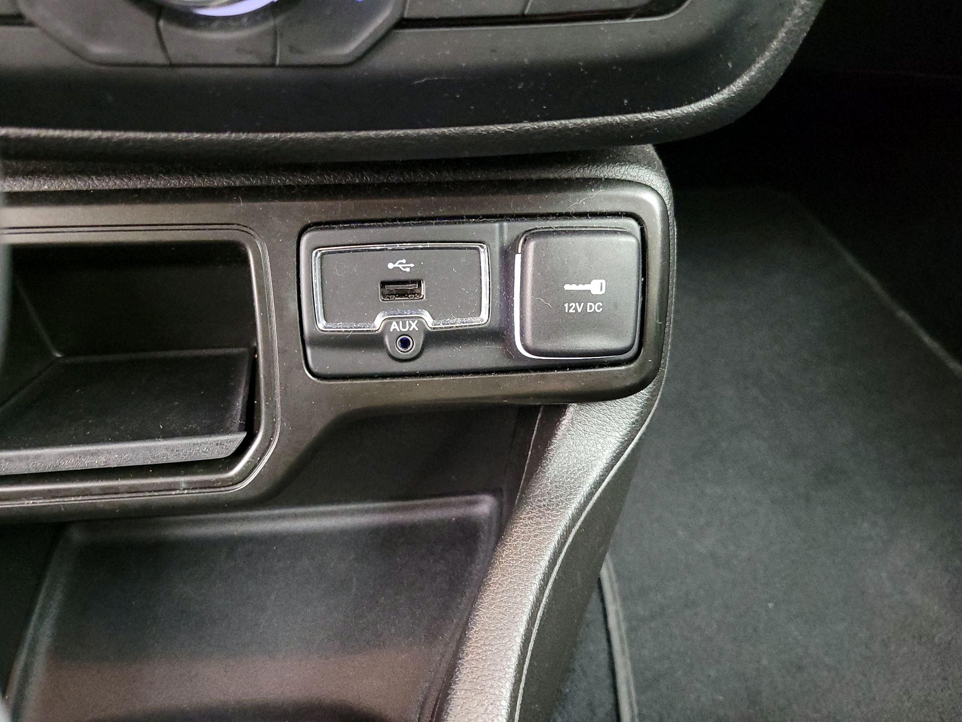 Thumbnail: 2021 Jeep Renegade - 18