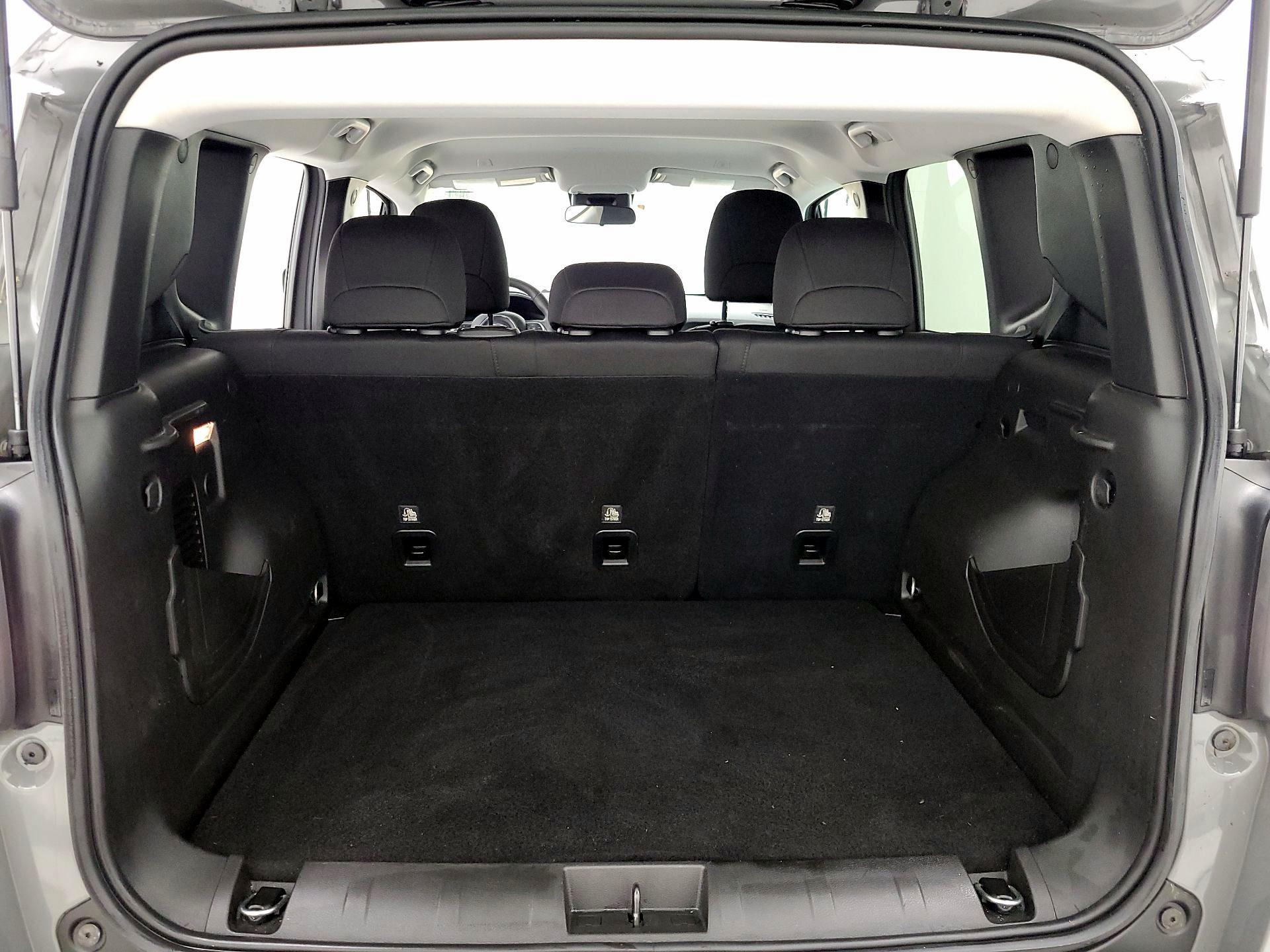 Thumbnail: 2021 Jeep Renegade - 20