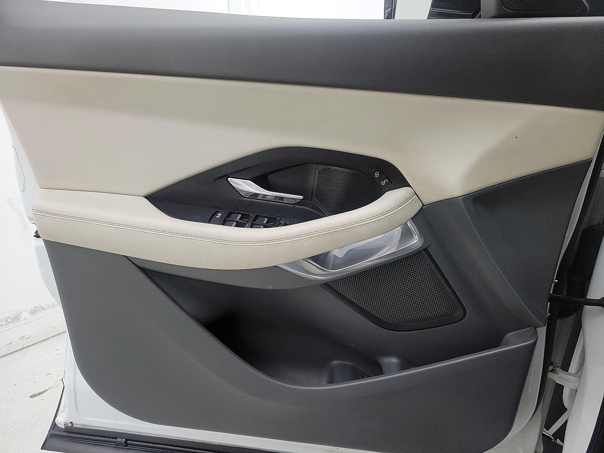 Thumbnail: 2019 Jaguar E-Pace - 12