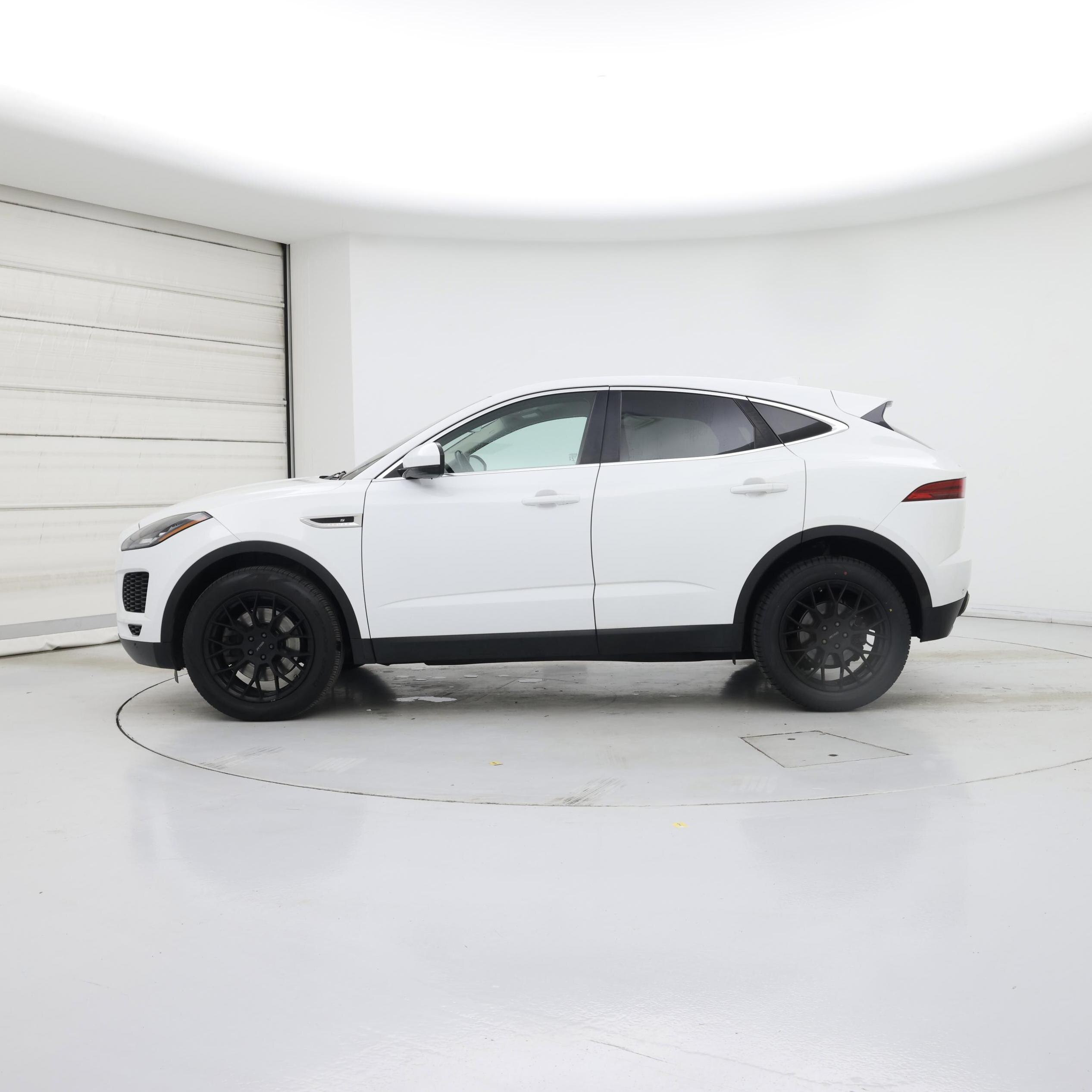 Thumbnail: 2019 Jaguar E-Pace - 3