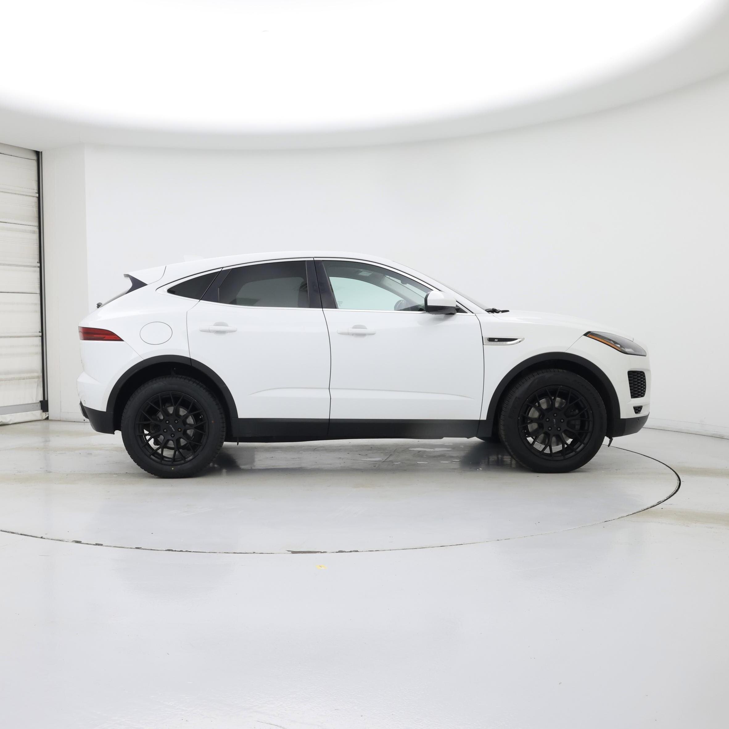 Thumbnail: 2019 Jaguar E-Pace - 7
