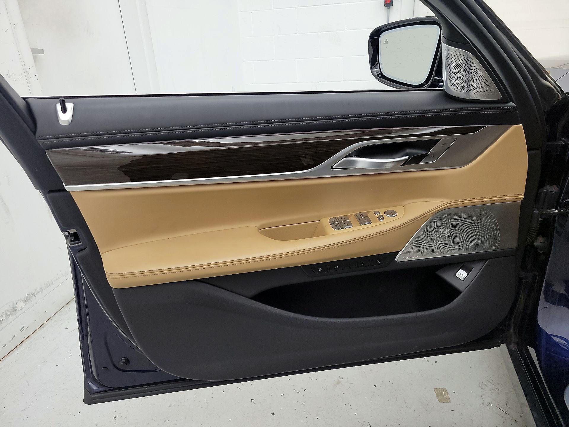 Thumbnail: 2021 BMW 7 Series - 12