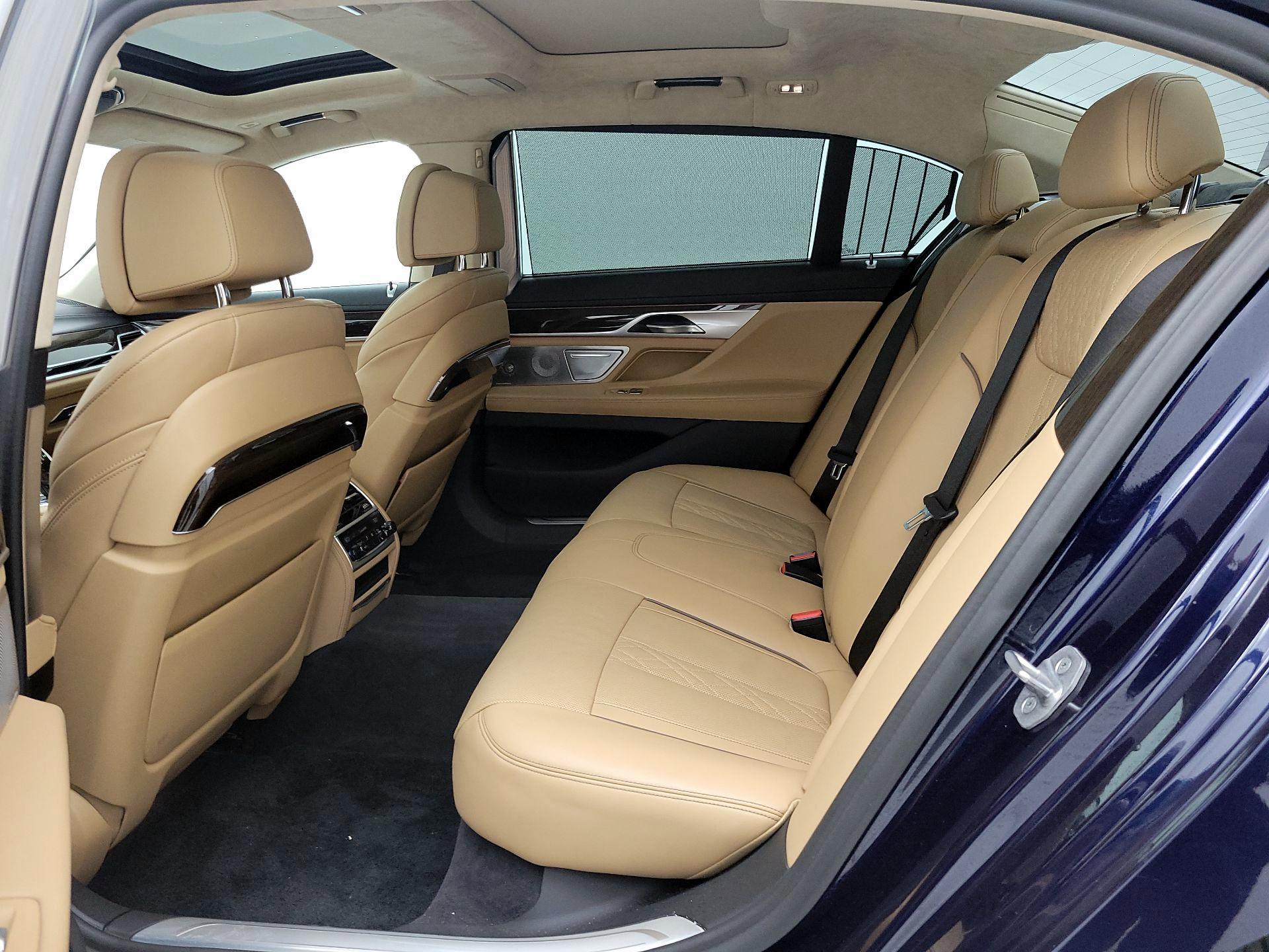 Thumbnail: 2021 BMW 7 Series - 18