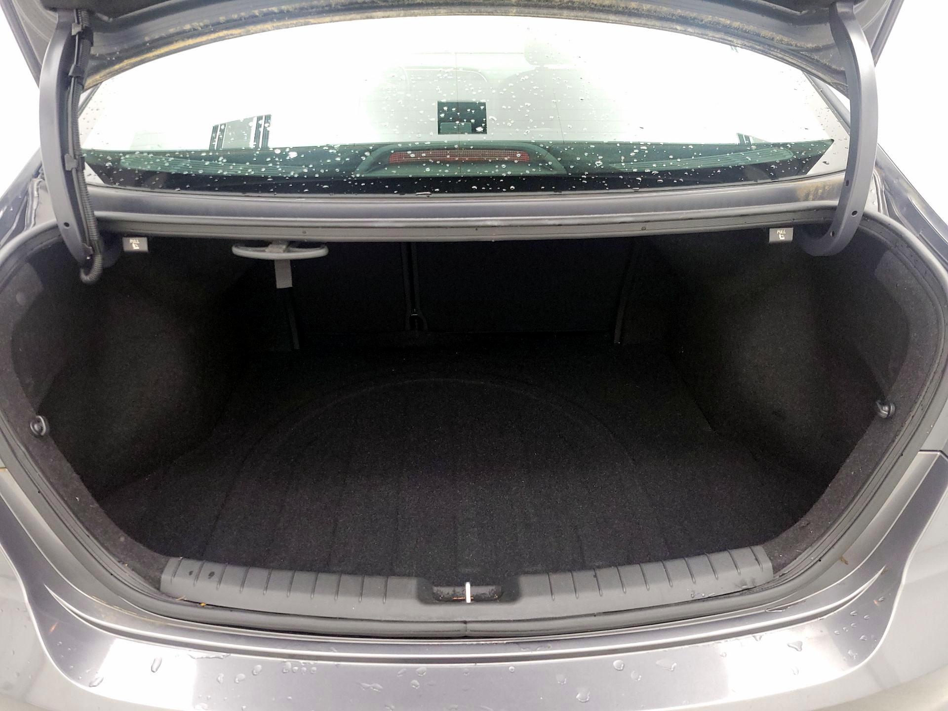 Thumbnail: 2018 Hyundai Elantra - 20