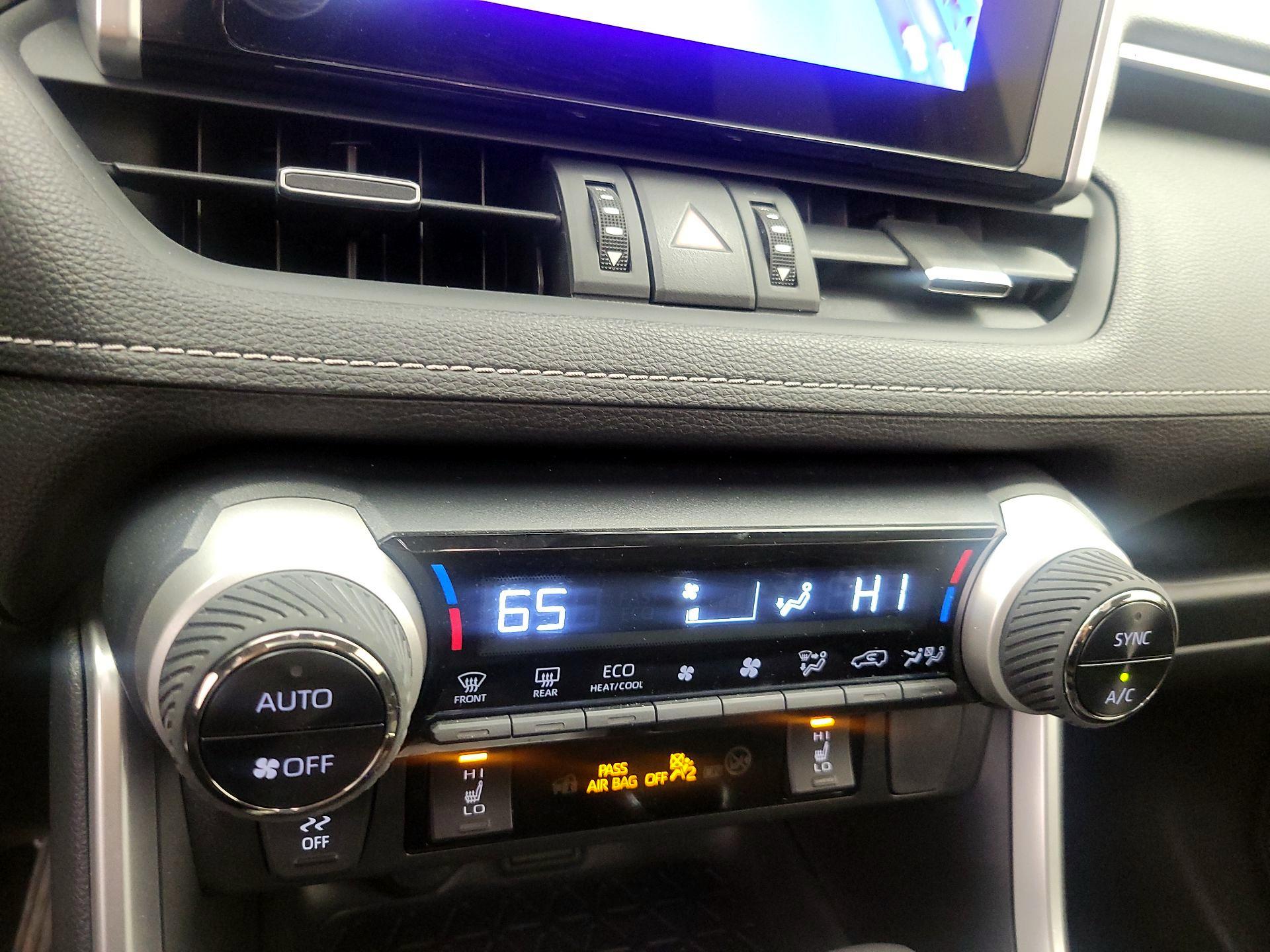 Thumbnail: 2025 Toyota RAV4 - 16