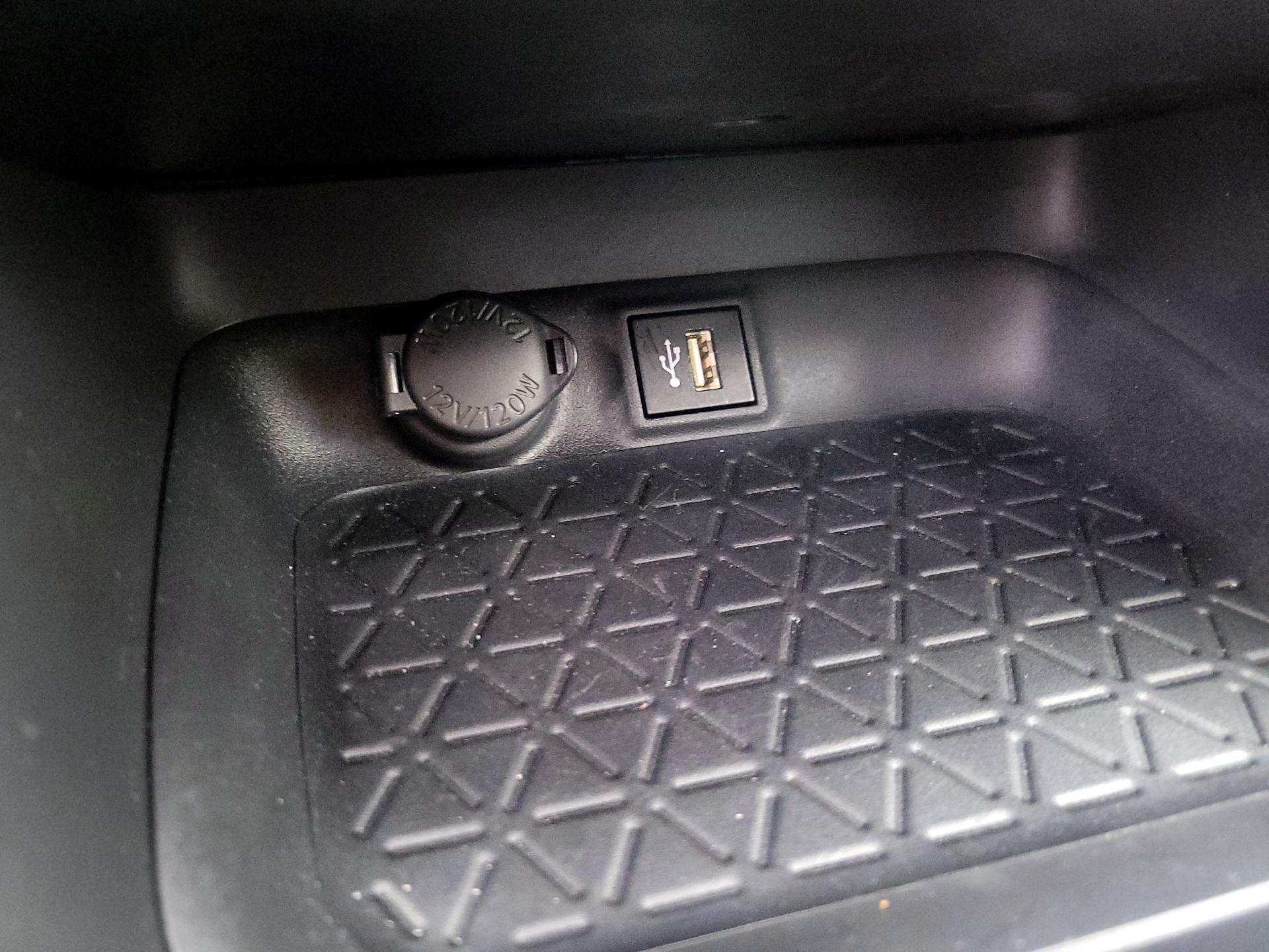 Thumbnail: 2025 Toyota RAV4 - 18