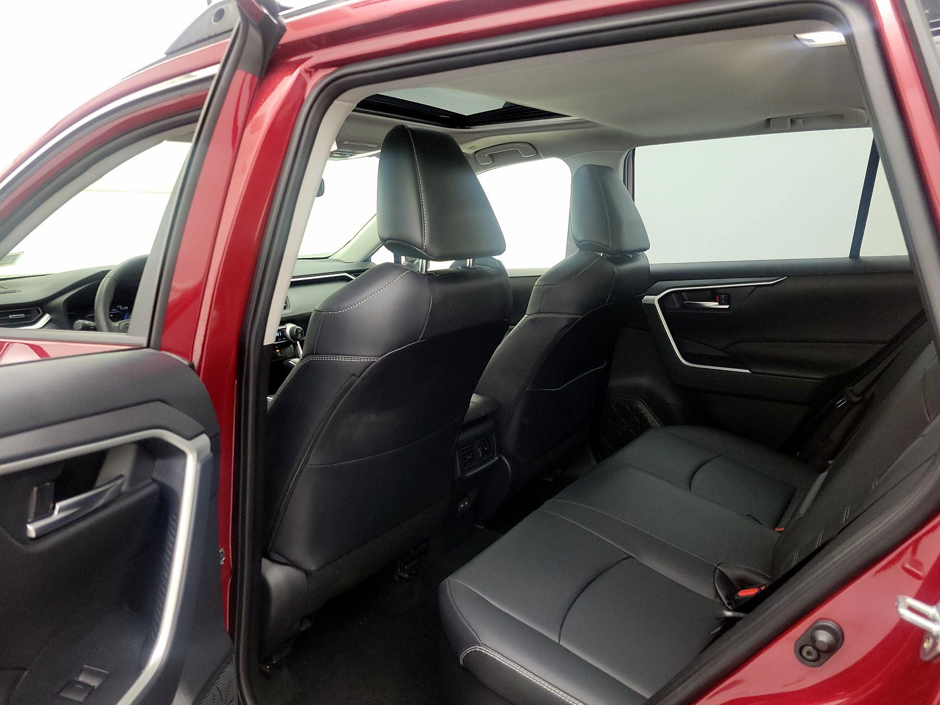 Thumbnail: 2025 Toyota RAV4 - 20