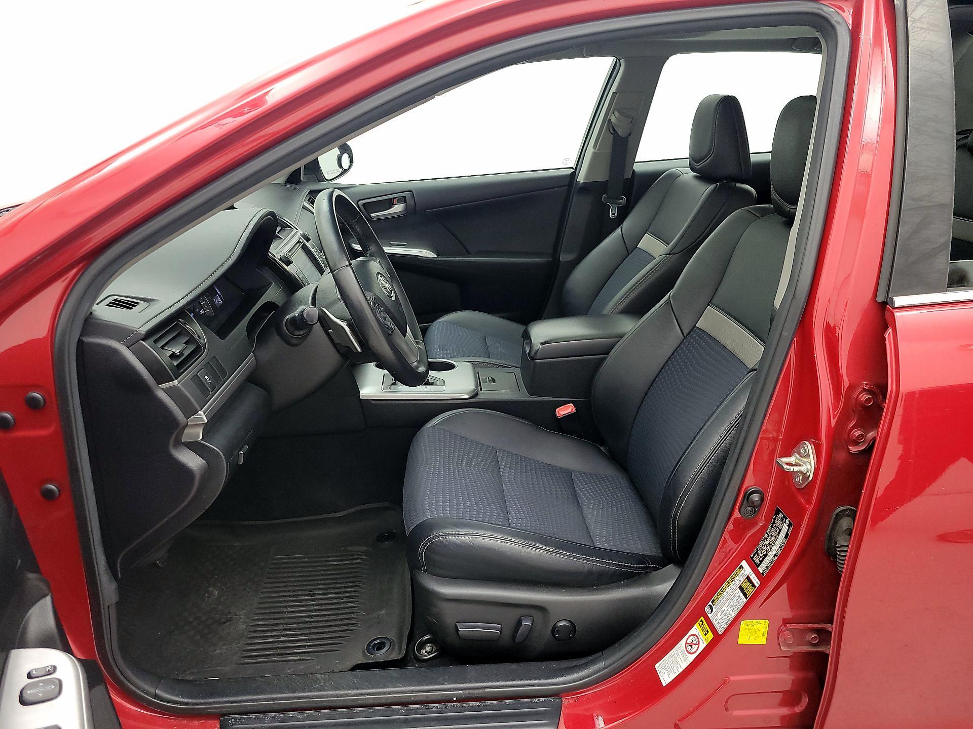 Thumbnail: 2014 Toyota Camry - 11